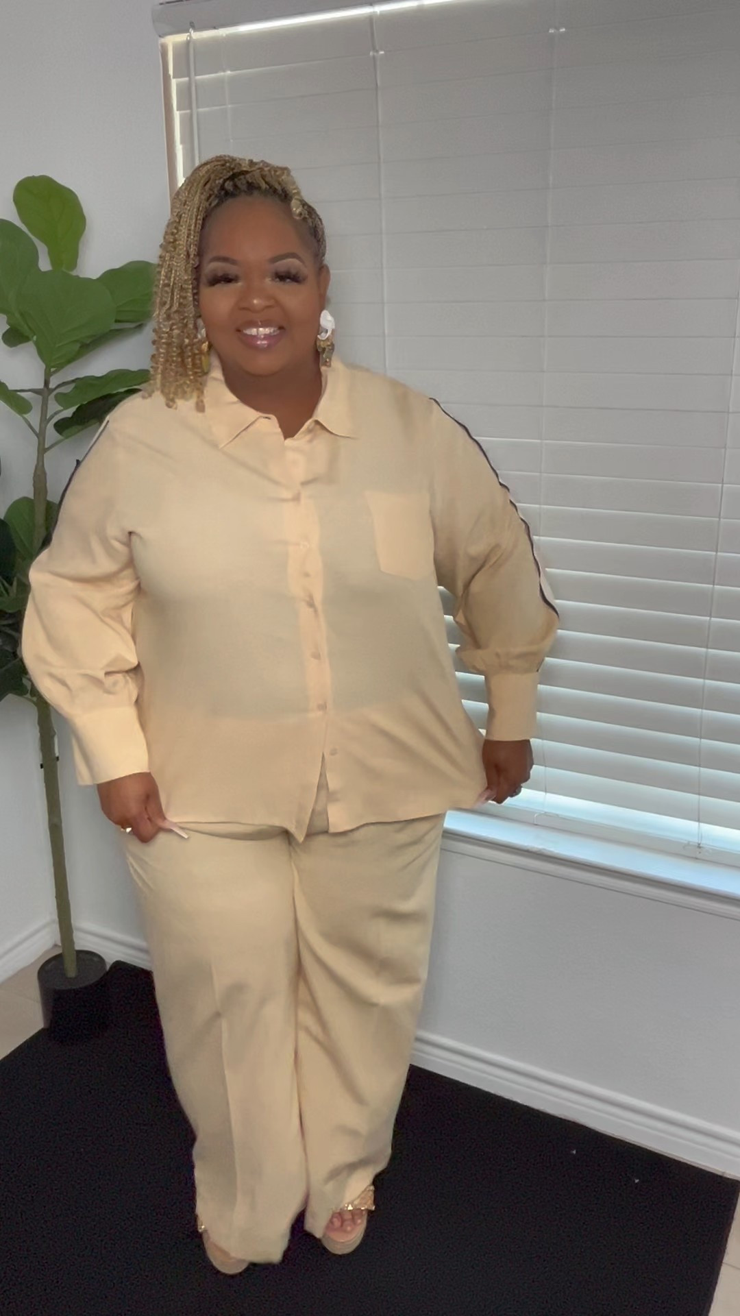 Plus size summer casual two-piece linen set

#LTKPlusSize #LTKOver40 #LTKStyleTip