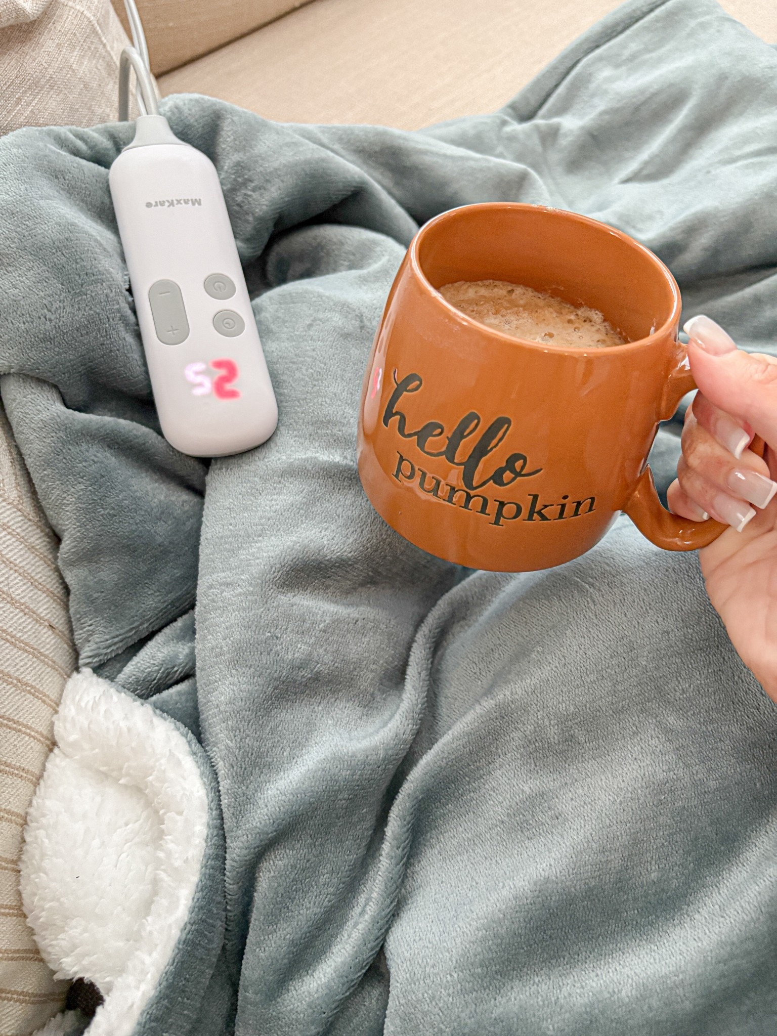 Electric blanket ✨ 

#electricblanket #blanket #gifts 

#LTKHome #LTKSeasonal