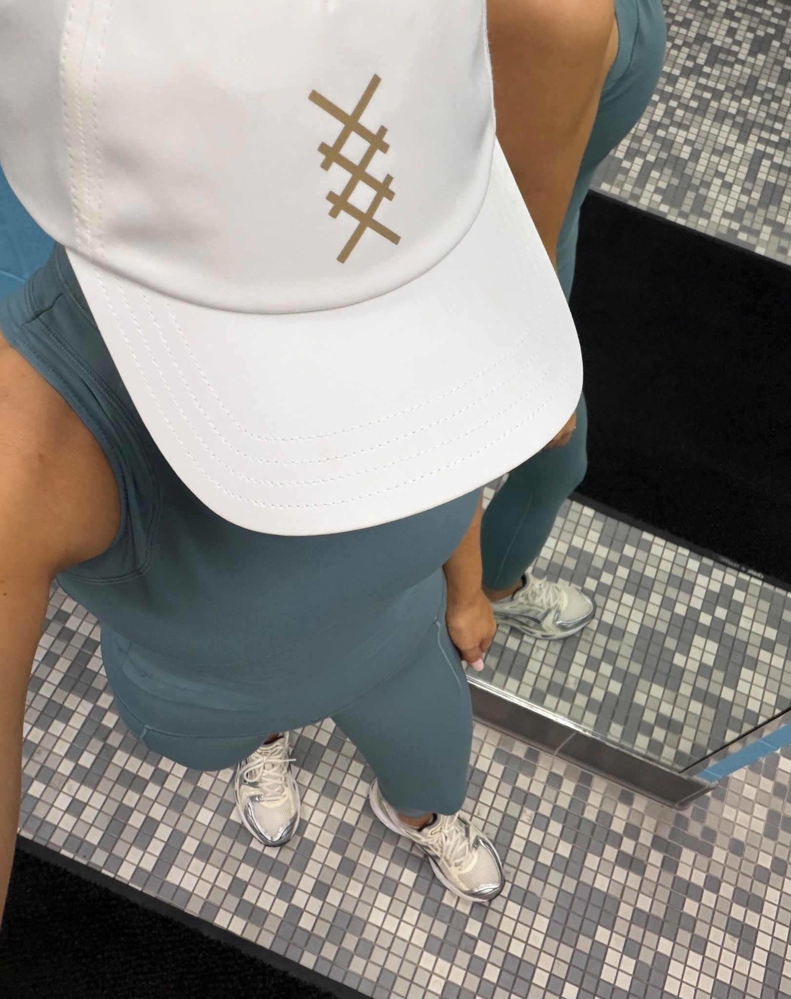 Leggings and tank on sale 

#LTKActive #LTKfitnessgoals #LTKSaleAlert