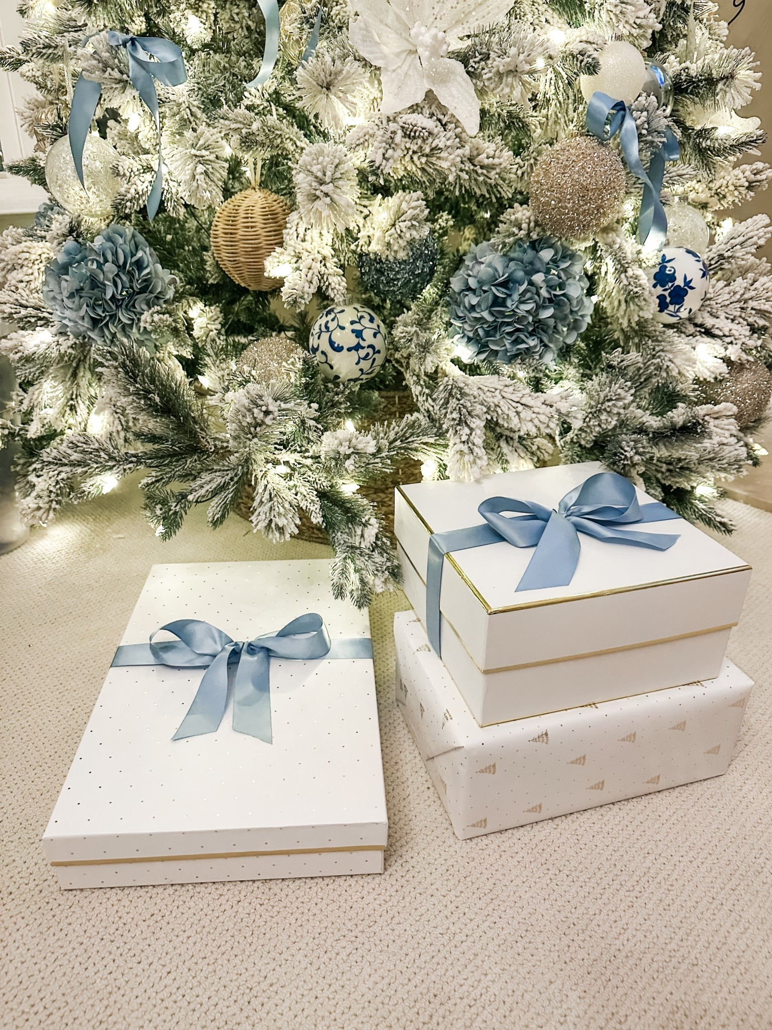 These Target gift boxes are the best. Especially if you are a last minute gift wrapper like me! Just add tissue paper inside and ribbon!

gift wrap, wrapping paper, ribbon, gift wrap ideas, Christmas tree, Christmas ornaments 

#LTKHome #LTKSeasonal #LTKHoliday