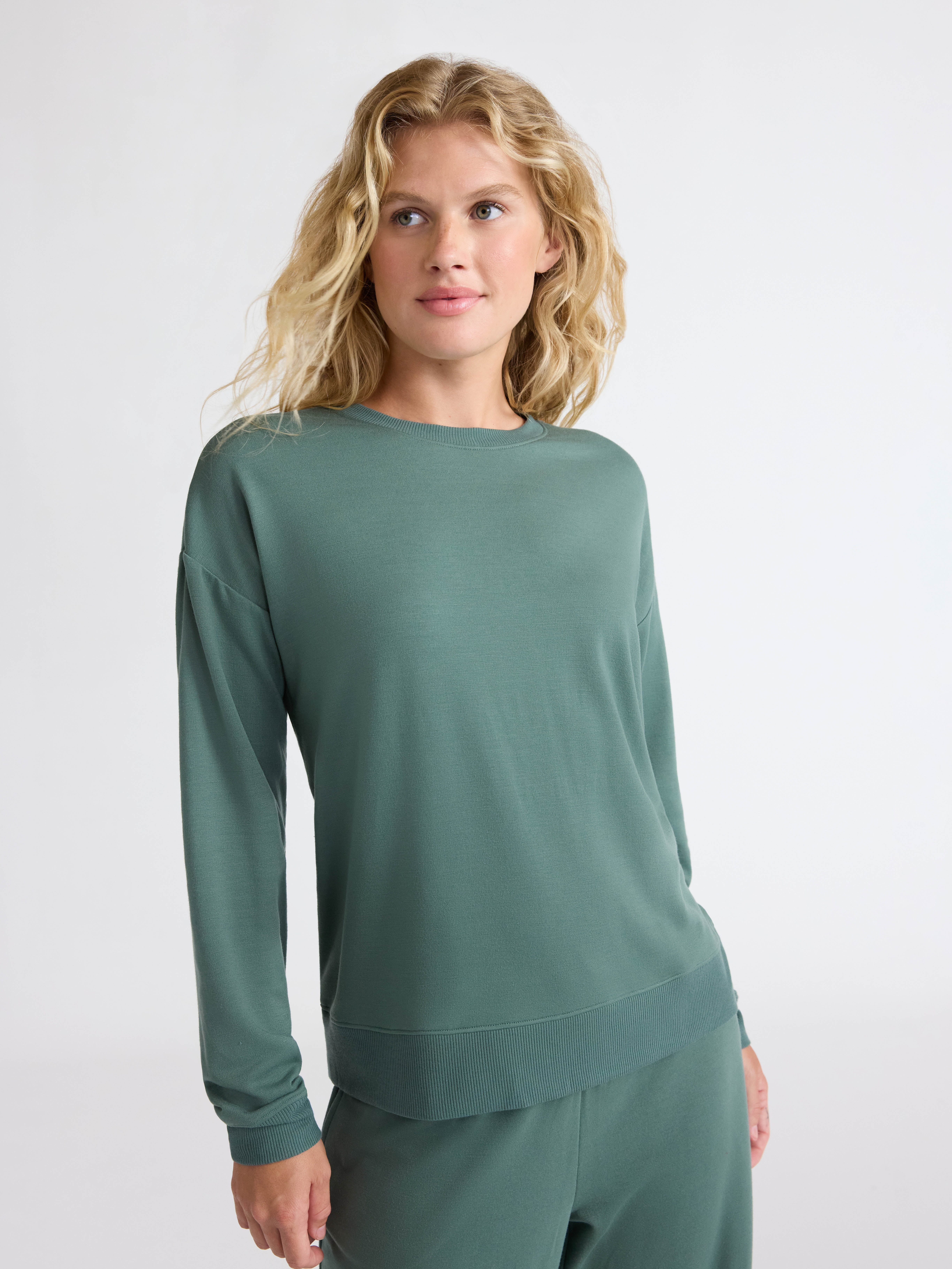 Joyspun Women's Fleece Drop Shoulder Sleep Top with Long Sleeves, Sizes XS-3X - Walmart.com | Walmart (US)