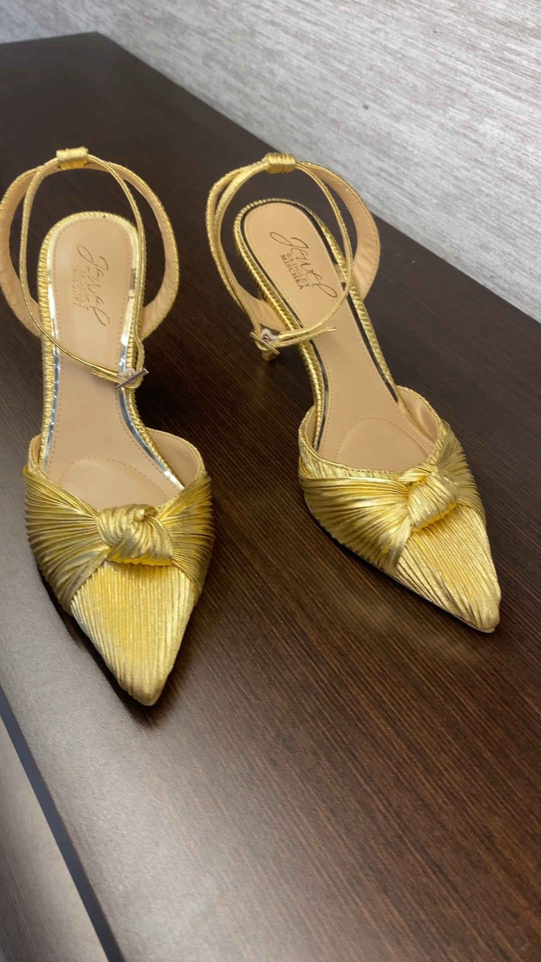 This gold heels by jewel badgley mischka is definitely a show stopper and the style is so unique @Macy's . Shop yours by tapping the link below ⬇️