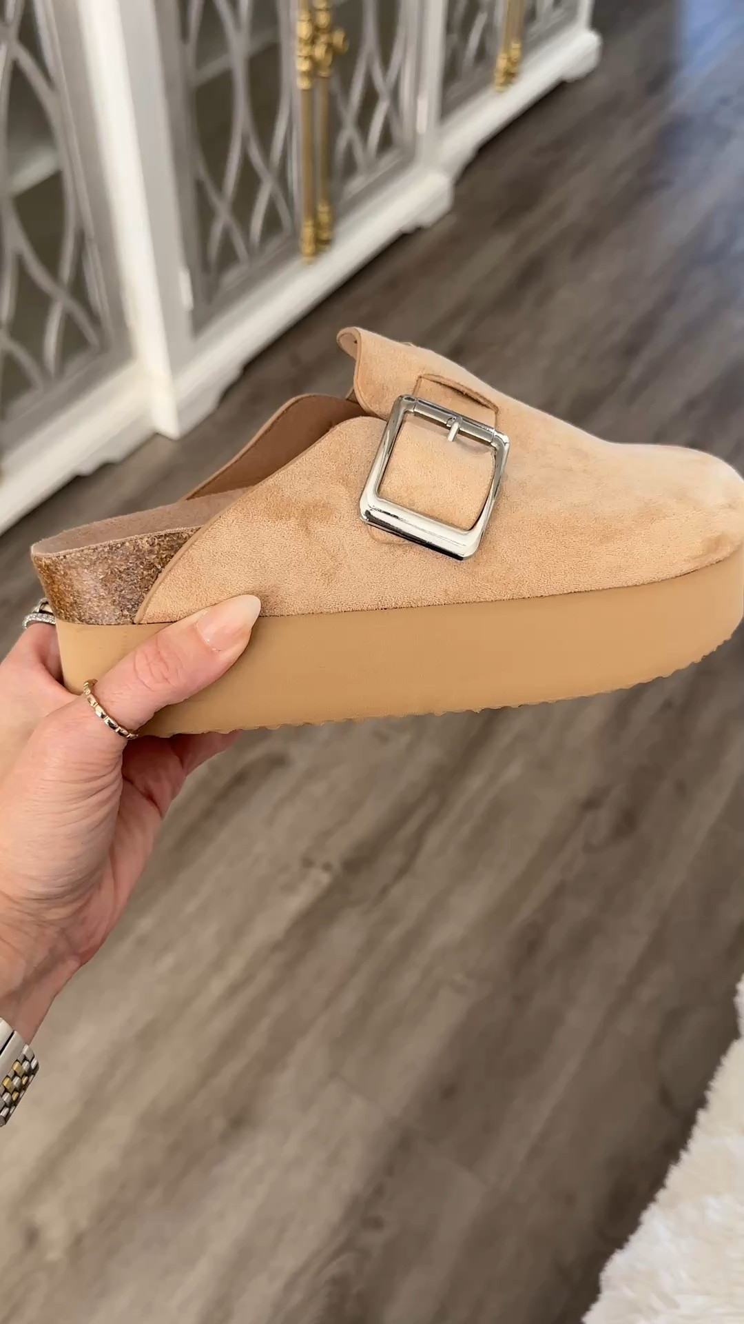 Loving these slides for fall. #fallshoe #falltrend #falloutfitidea

#LTKShoeCrush #LTKSeasonal #LTKPetite