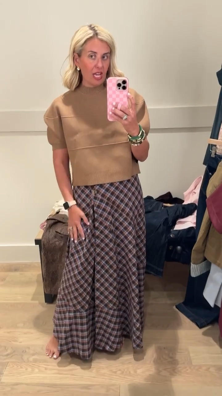 We are going to style this new plaid maxi skirt all the ways!! 
Top - xs
Skirt - xs 


#LTKdayinmylife #LTKootd #LTKmomlife