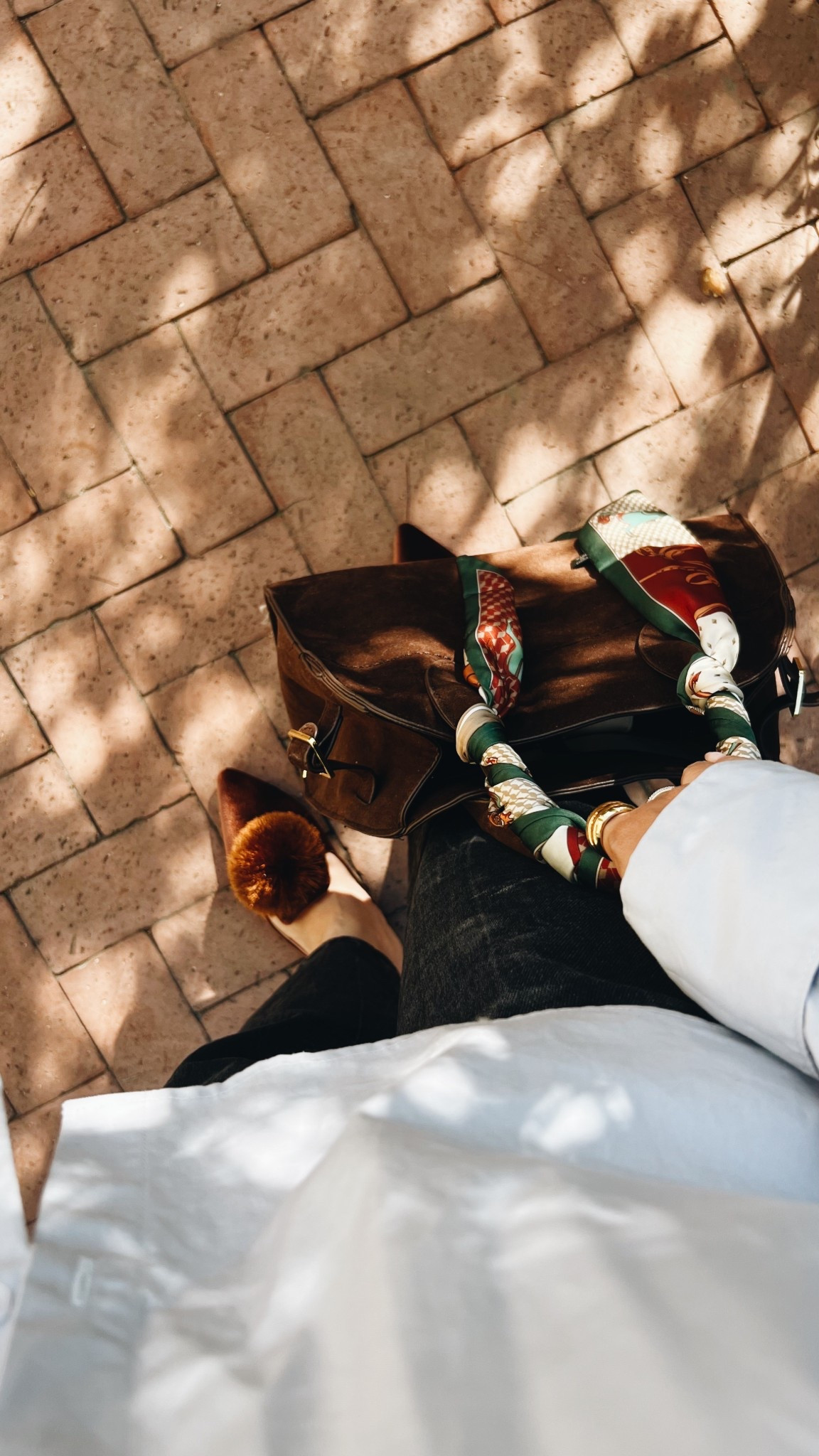 Accessories for days!
-
Amazon bag scarf - faux silk bag scarf under $15 - Amazon the row dupe bag - Amazon faux suede bag - chocolate brown bag - pompom mules - Amazon fashion - affordable style - mom style 

#LTKItBag #LTKStyleTip #LTKFindsUnder50