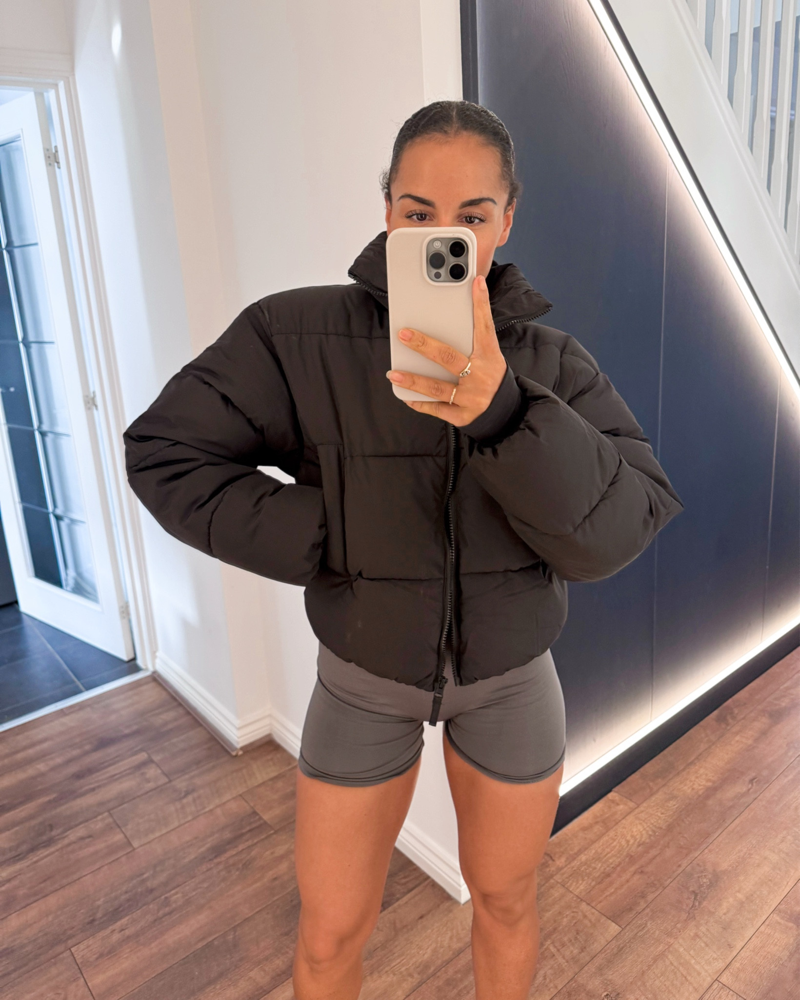 Gym coat sorted ✔️ 

Fitness gym coat puffer black shorts gym fitness 

#LTKuk #LTKfitness #LTKeurope