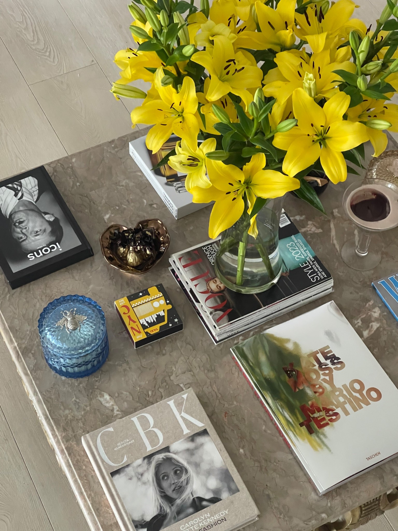 Novembers coffee table ⭐️

#LTKGiftGuide #LTKHome
