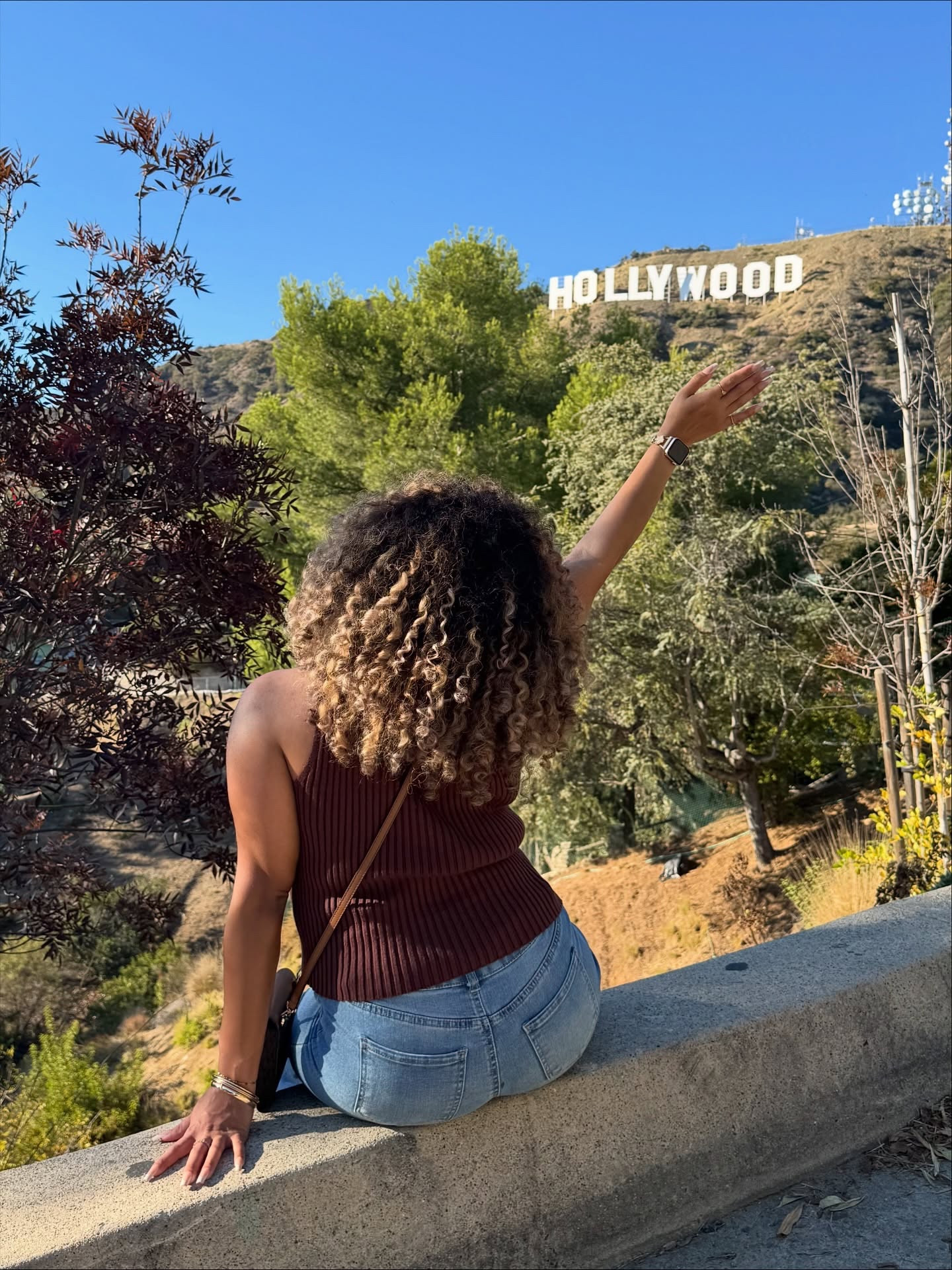 The curls made it to Hollywood 🤩✨ 

 #curlygirl #naturalhaircommunity #lavibes #hollywooddreams