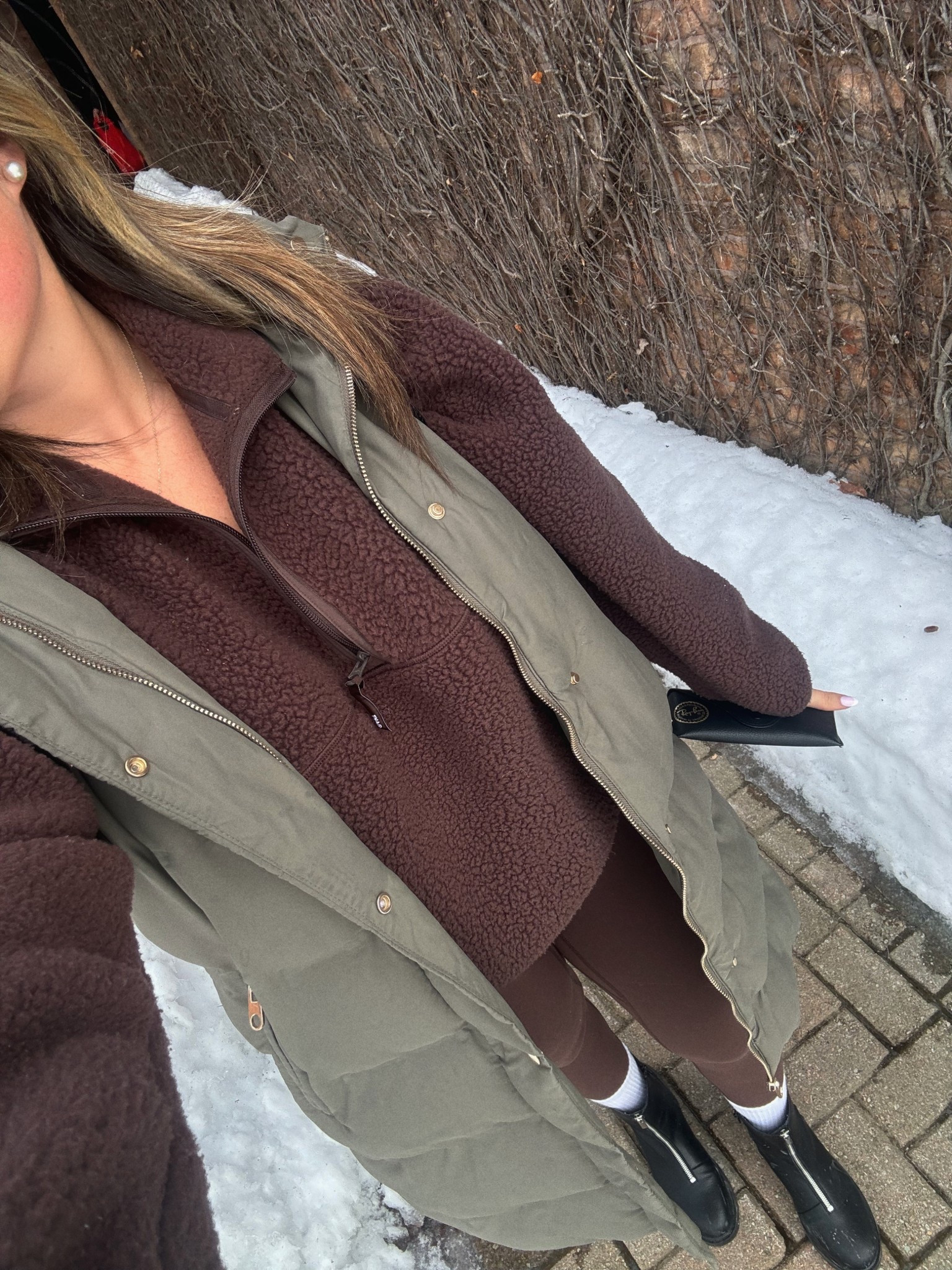 Errands OOTD 🤎❄️

Wearing a medium in the Sherpa & size 4 in the leggings 

#aritzia #spring 

#LTKPetite #LTKootd #LTKSpringSale