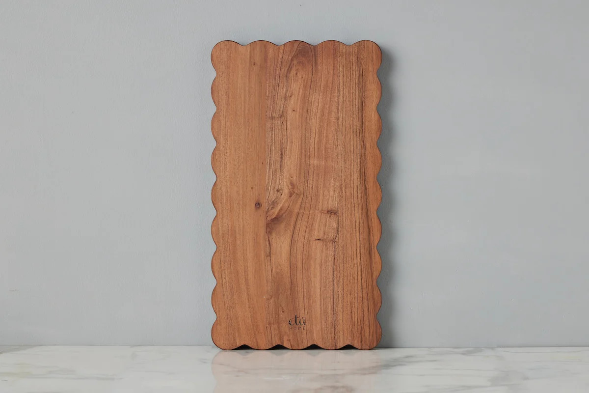 Scalloped Cutting Board, Medium Rectangle | etúHOME
