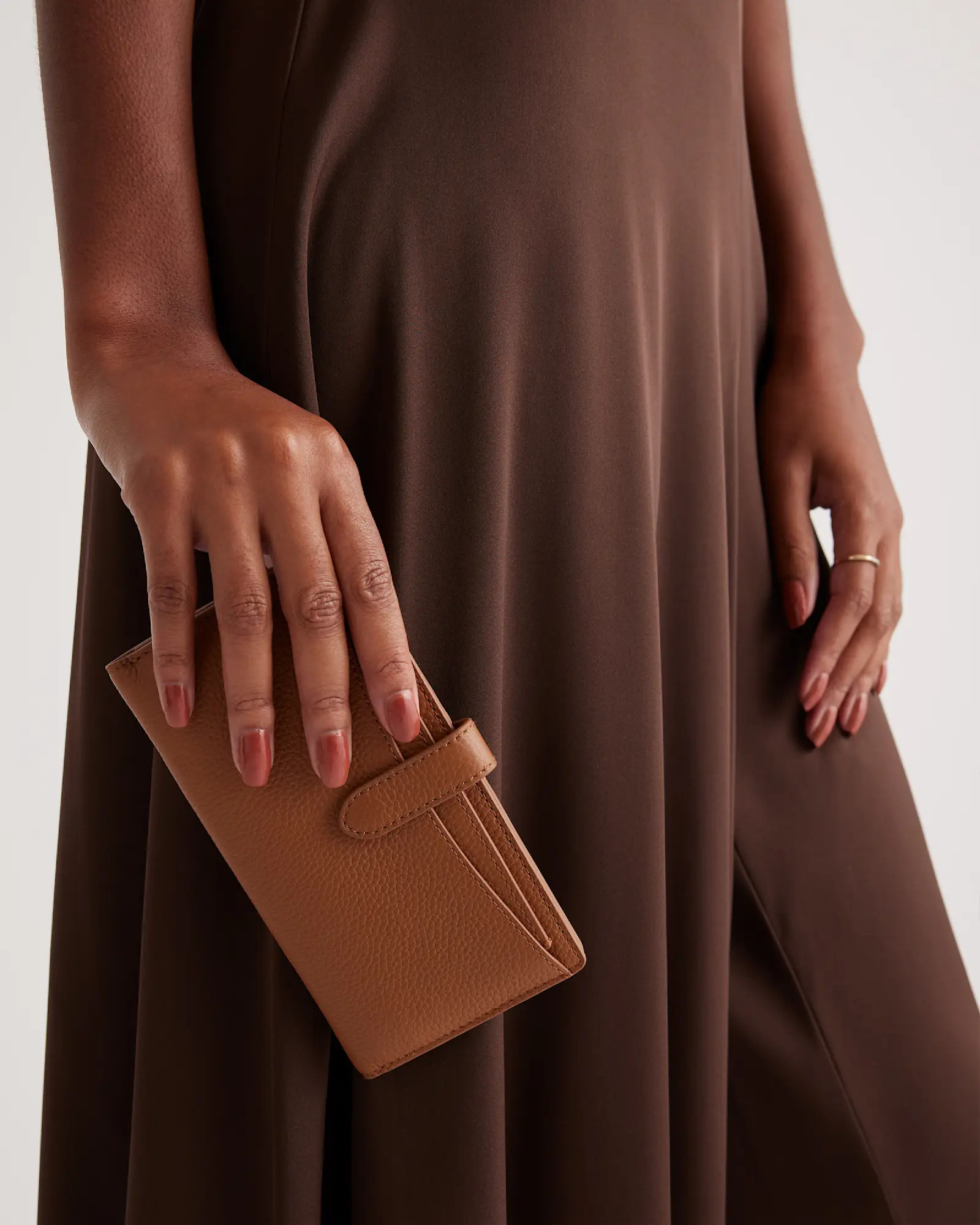 Italian Pebbled Leather Bifold 2-in-1 Wallet | Quince