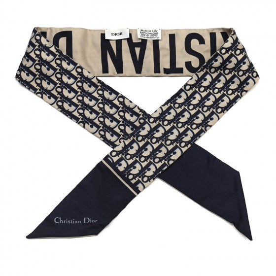 CHRISTIAN DIOR

Silk Oblique Mitzah Scarf Blue | Fashionphile
