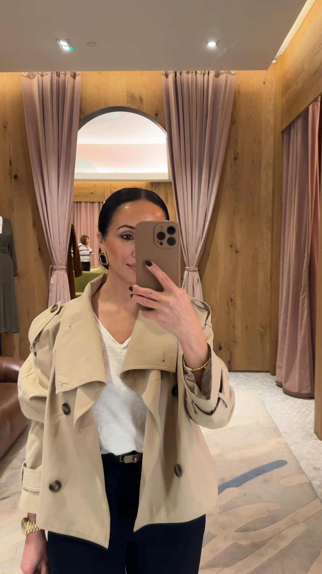 A shopping day look 

Pant size: 24 short 
Trench jacket: Xs 

Aritzia effortless pants | asos trench | petite fashion | Rita Salmo |

#LTKootd #LTKPetite #LTKOver40