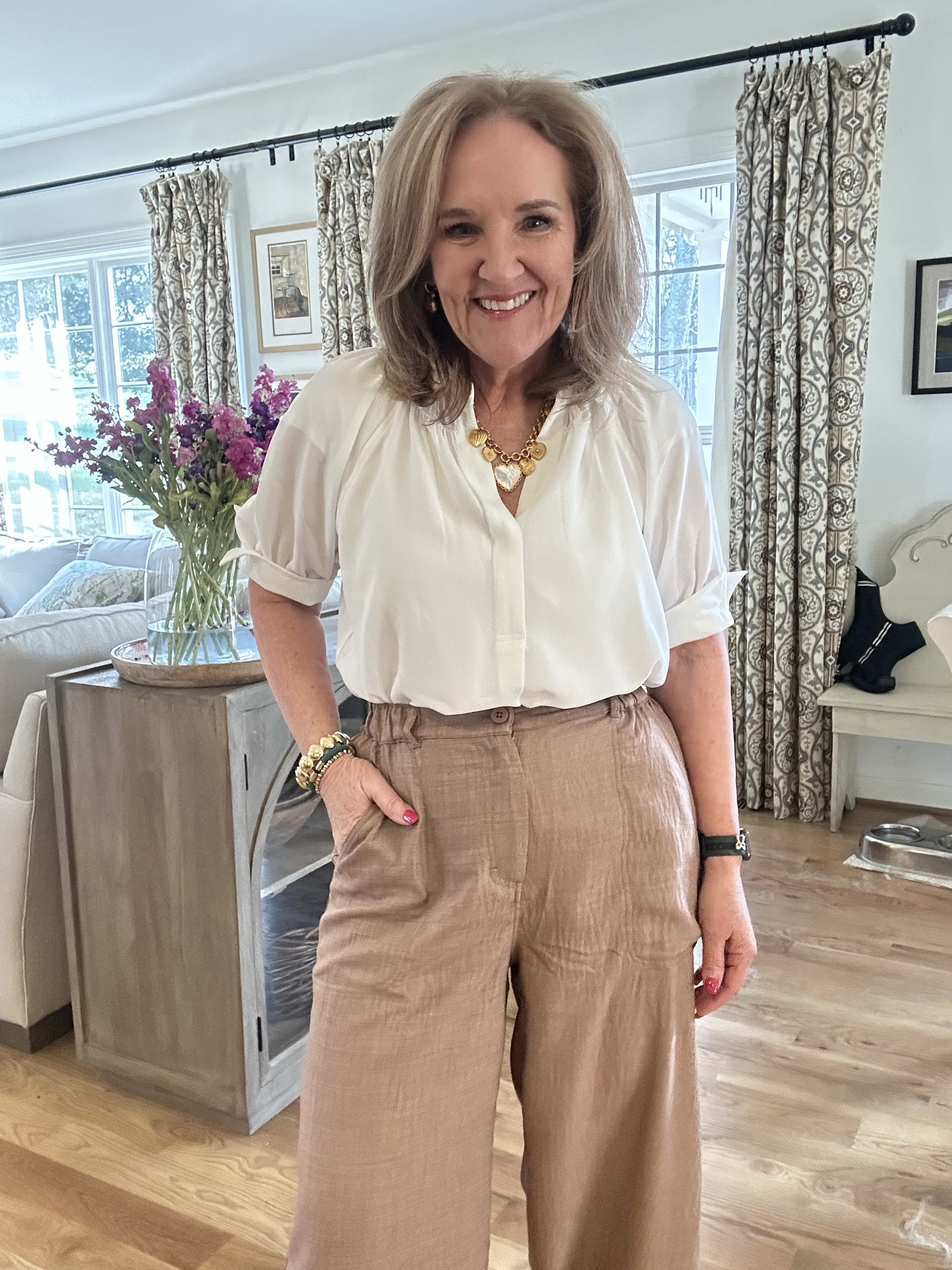 Nordstrom Rack finds! Wearing size medium in this favorite brand at the rack. Perfect for many occasions. 

Grab the white blouse for sure! The name brand shoes are such a steal. 


Spring blouse white blouse tan pants shoes sorel sandals 
@NordstromRack, #NordstromRackPartner and #RackScore

#LTKFindsUnder50 #LTKWatchNow #LTKOver40