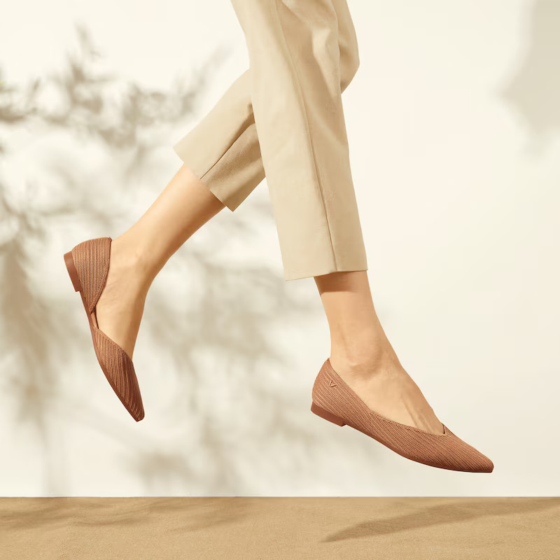 Pointed-Toe Flats (Melia) | VIVAIA