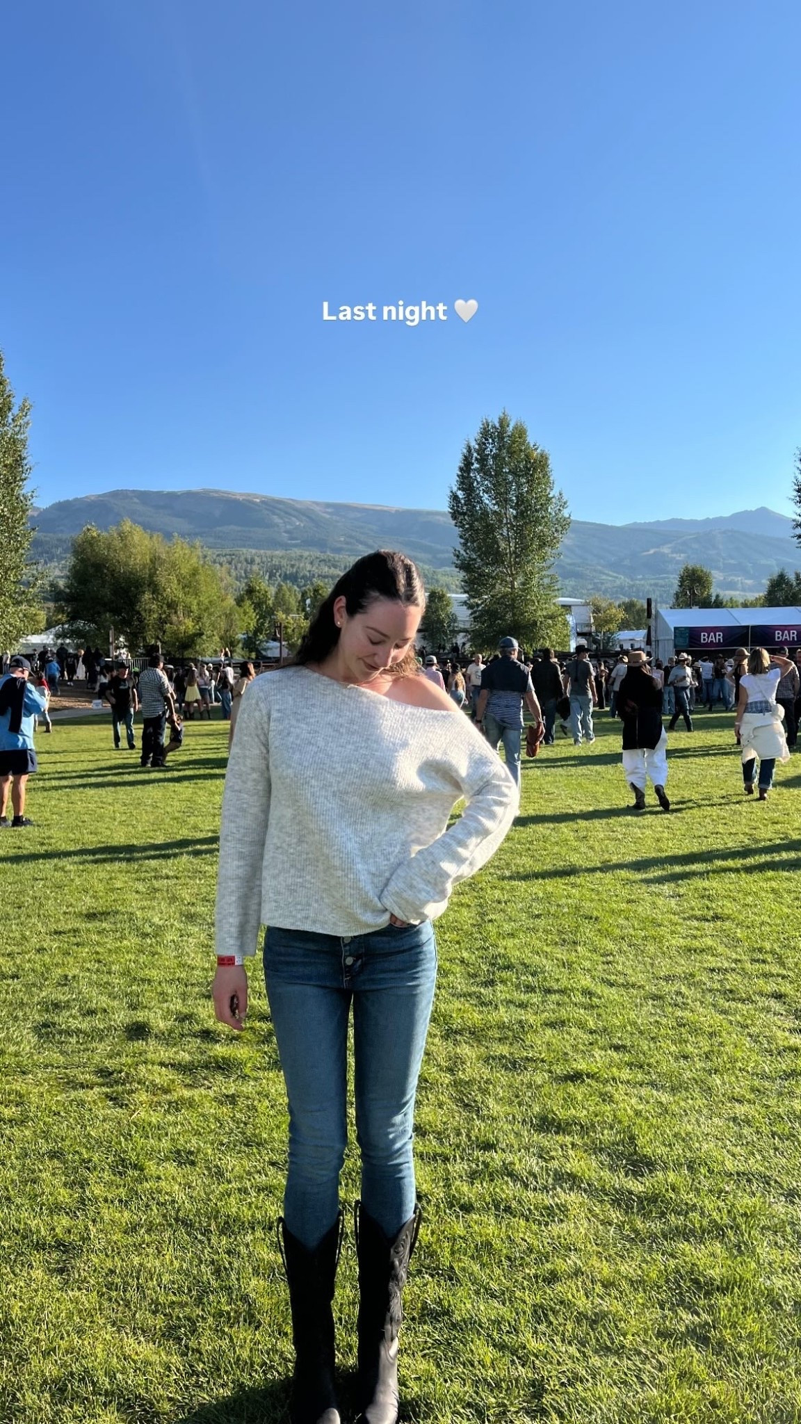 Country concert outfit 🤍
Obsessed with off the shoulder tops for fall and skinny jeans are so back!

Fall outfit, cowboy boots, denim, sweater

#LTKShoeCrush #LTKStyleTip #LTKSeasonal