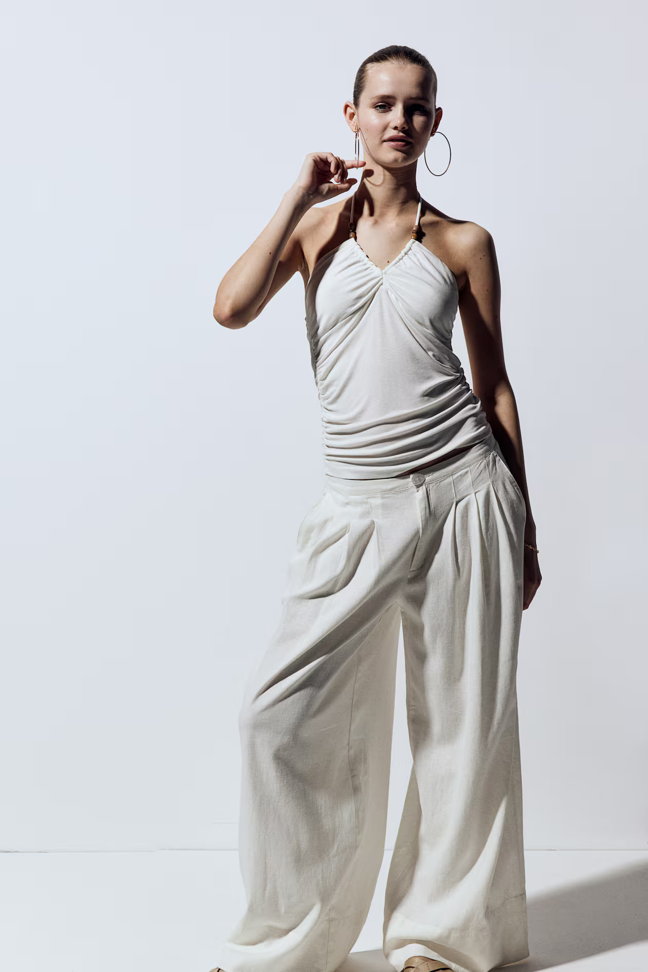 Linen-blend tailored trousers - Regular waist - Long - Cream - Ladies | H&M GB | H&M (UK, MY, IN, SG, PH, TW, HK)
