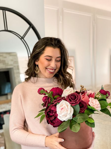 I found the perfect faux florals for a Valentine’s Day arrangement! There are over 36 floral color palettes to choose from and they look REAL! 

Im so impressed. 💐

#valentinesdecor #valentinesday #fauxflowers 

Valentine’s Day decor idea, faux floral arrangement for Valentine’s Day ♥️

#LTKSeasonal #LTKhome #LTKstyletip