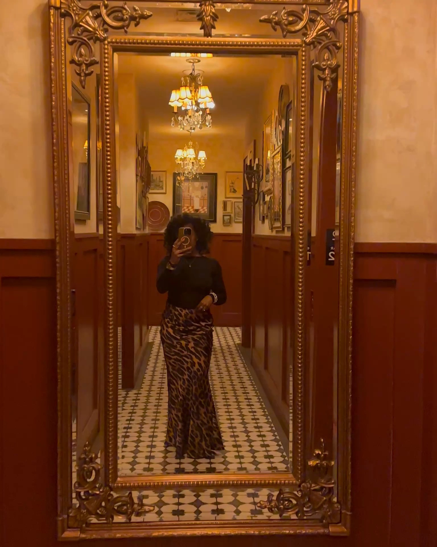 Top is a medium
Skirt is also a small #dinnerdate

#LTKootd