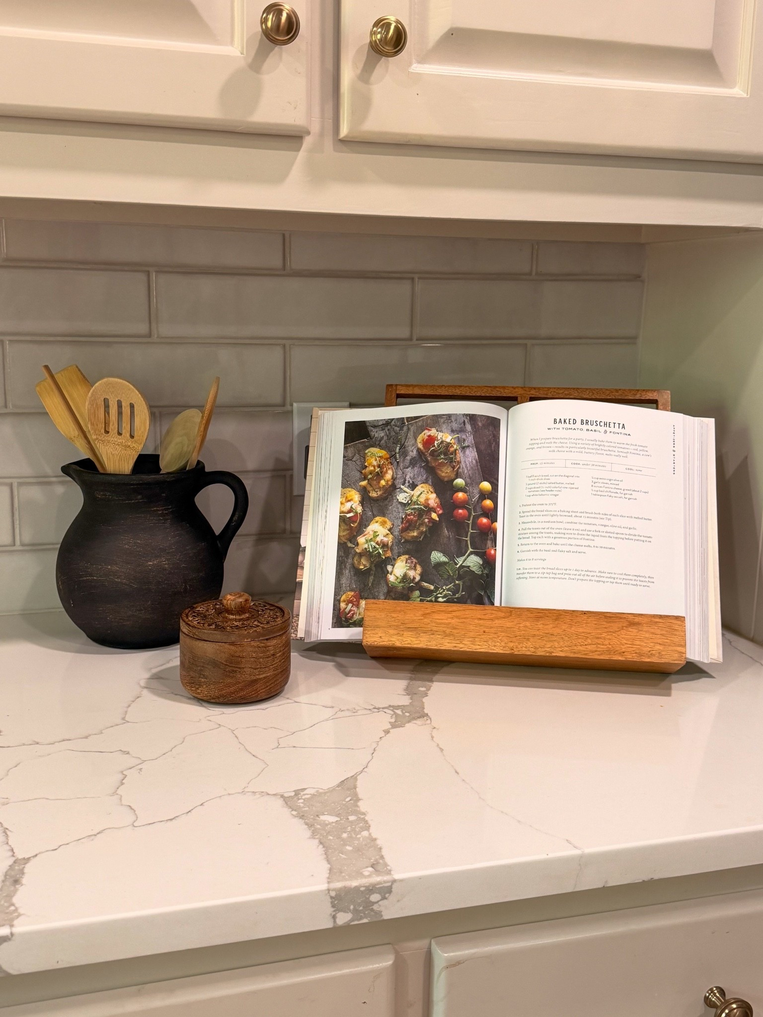 Kitchen decor from Amazon.