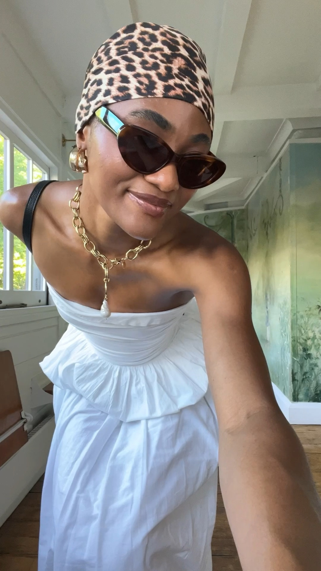 You can tell I’m having a very clean summer! But while everyone on TT thought I was wearing a dress I’m here to clear the doubts/ confusion this is indeed a top and a skirt situation. 


#outfitoftheday #Allblack #allwhite #jellyshoes #howtowear #dissh #primark #bubbleskirt #dailyoutfits #smallcreator #pearlnecklace #jimmyfairly #goldhoops #chunkybracelet #leopardprint #leopard #silkscarf 



#LTKmodest #LTKsummer #LTKuk