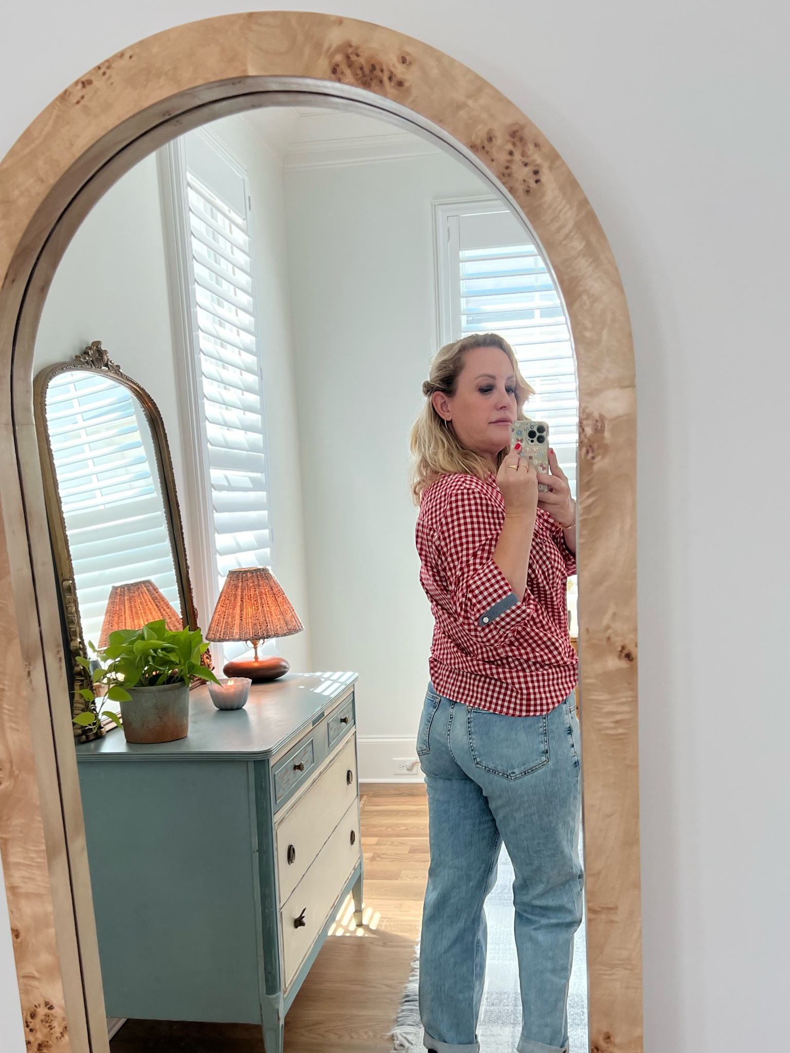 Loveee these
Pilcro jeans! So so soft! And a cute red gingham shirt doesn’t hurt either ❤️

#LTKStyleTip #LTKSeasonal