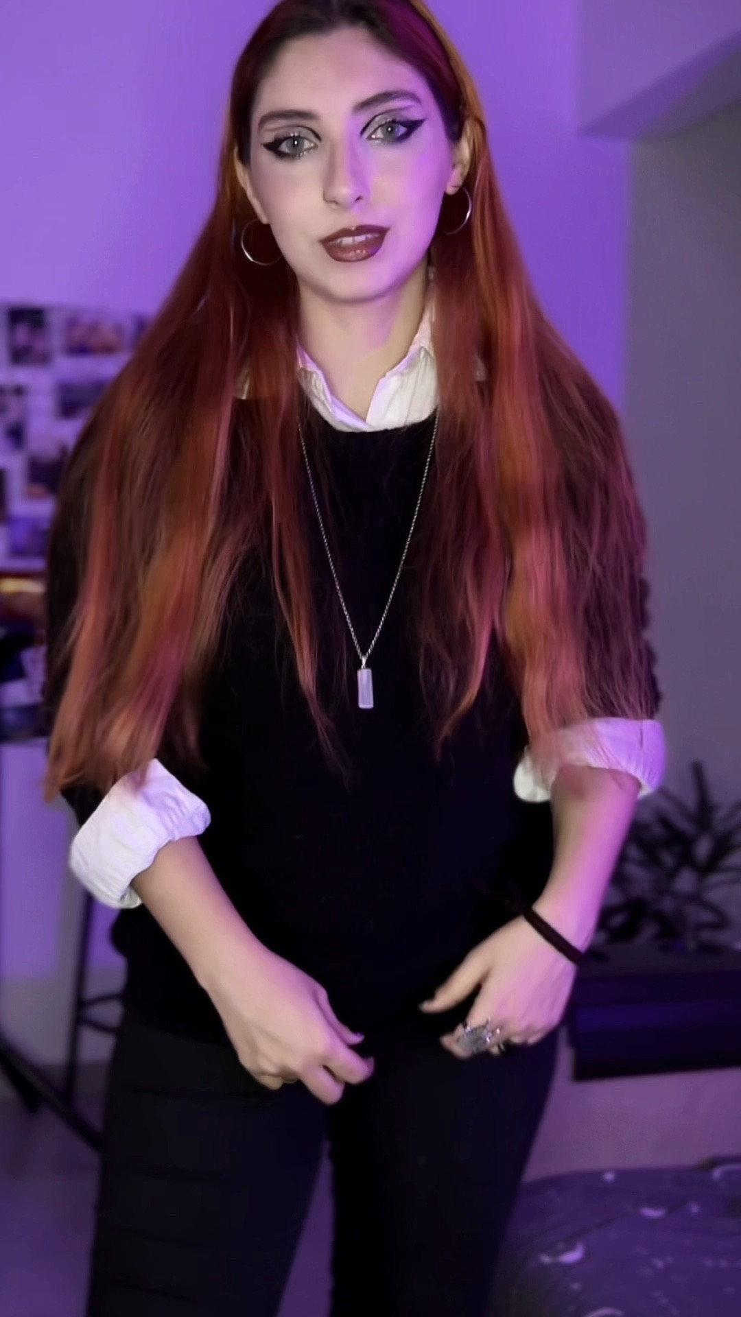 Bora tirar a camisa branca do armário e montar o lookinho 🧛‍♀️

#LTKwinter #LTKbrasil