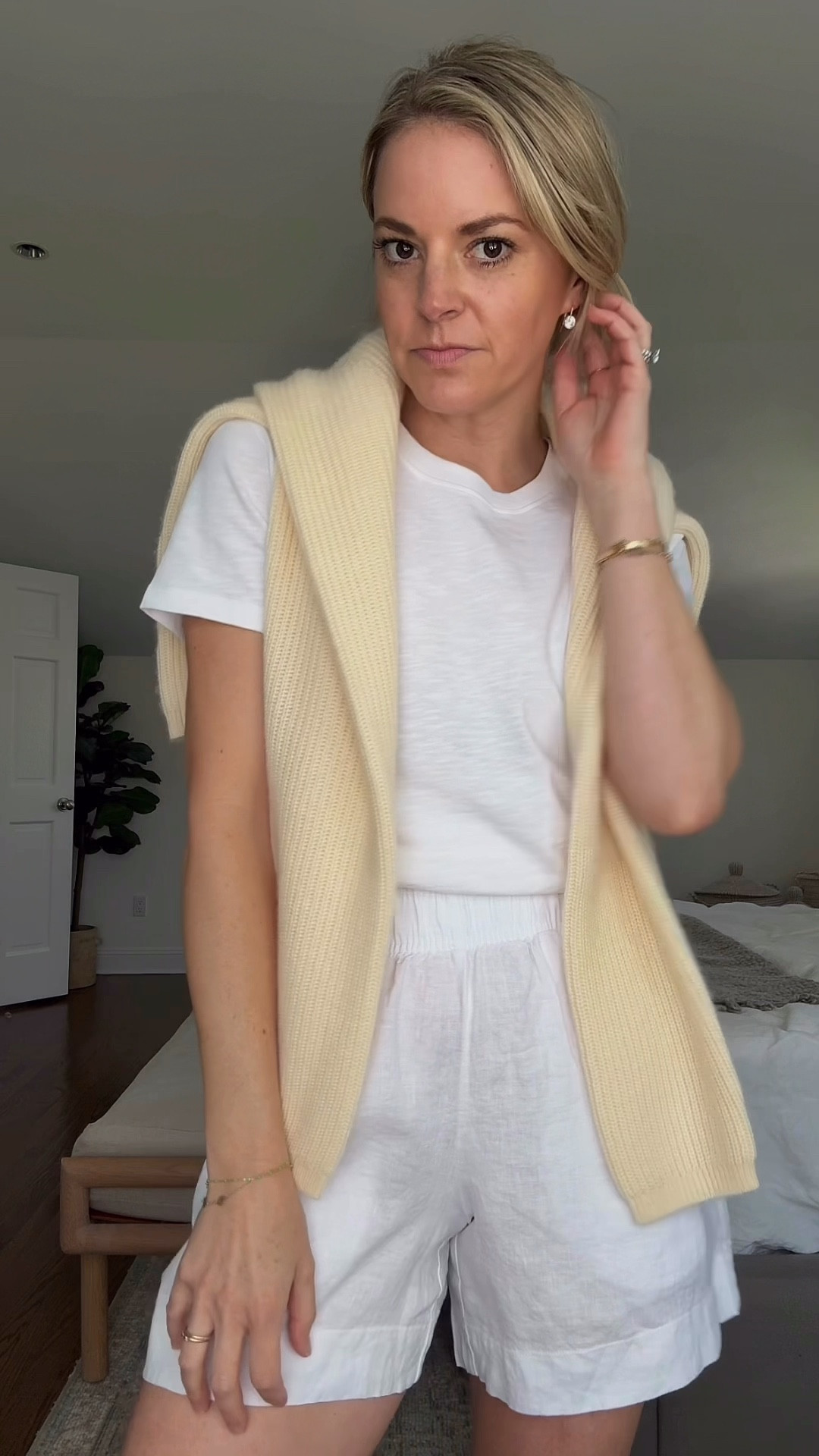 One of my favorite sweaters now in the prettiest pale butter yellow—just in time for spring & summer 💛
-sized up 1 to a medium in sweater
-small shorts (require nude underwear, just FYI)
-small white tee
@Quince #QuincePartner 
