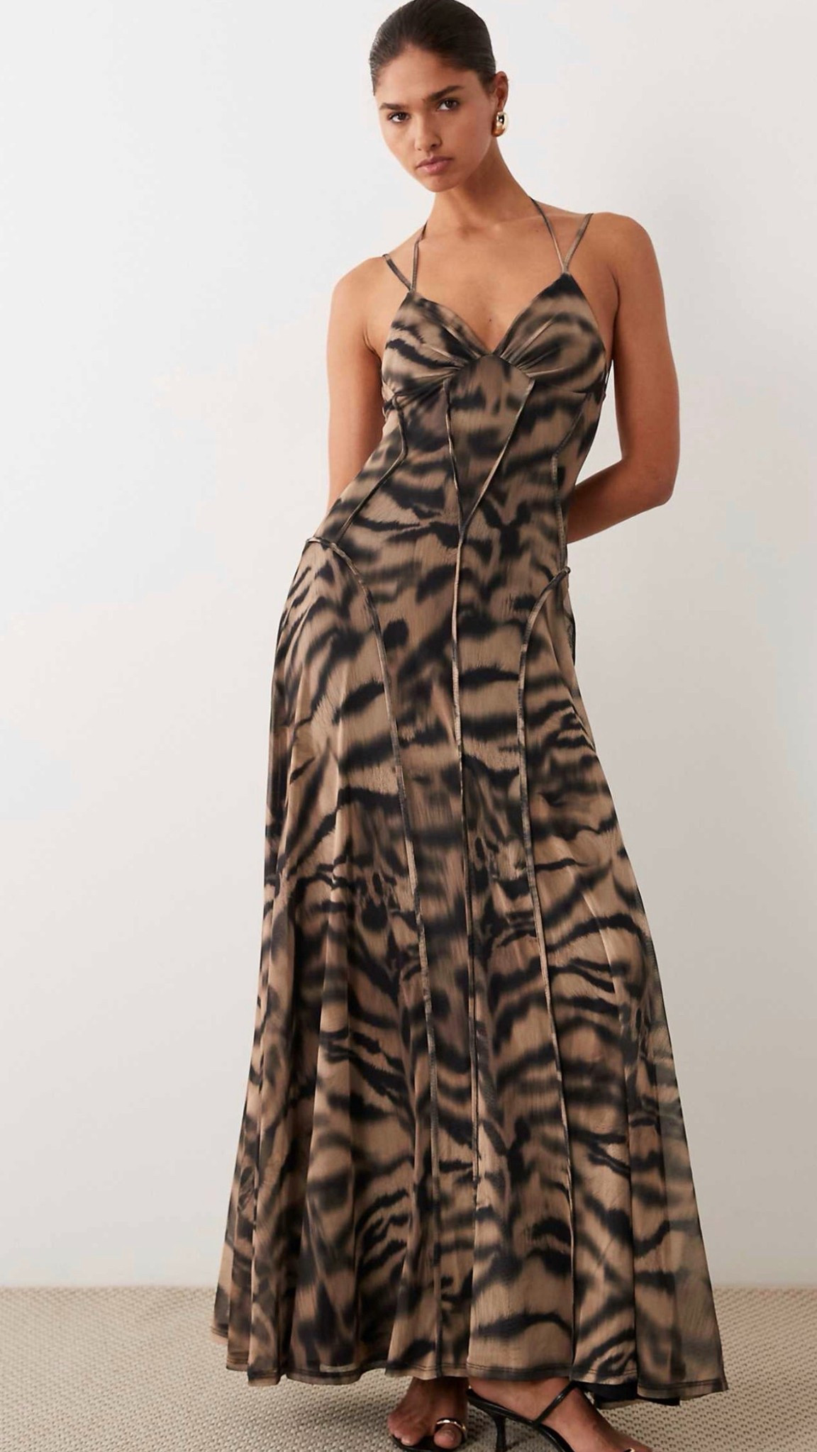 The easiest holiday dress - no crease, flattering, and effortless to wear


Love 
Jordan 
The Elegant Stylist x

#LTKover50style #LTKstyletip #LTKuk