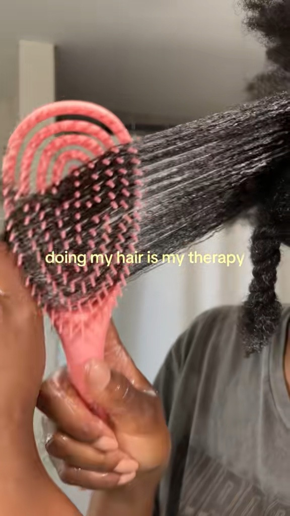 Detangling my fine 4c hair using the Aunt Jackie’s knot on my watch detangler

#LTKcanada #LTKbeauty #LTKsale