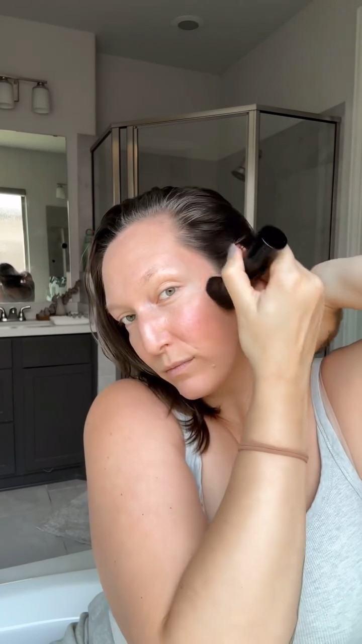 First time doing my makeup in 6 years. Immediately after filming Kojo FaceTimed me from a meeting and I had to explain what shenanigans I was up to 🤣


#LTKStyleTip #LTKU