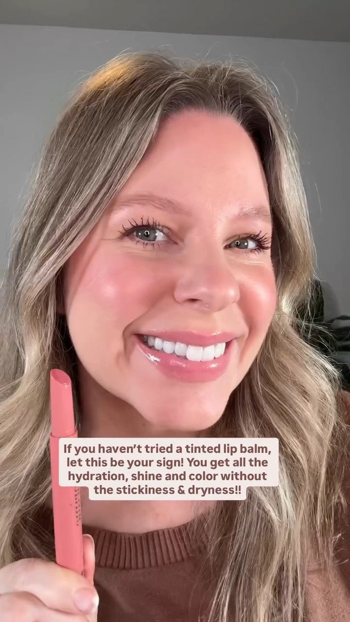 Anyone else ditch lip gloss for tinted lip balm? What’s your favorite tinted lip balm? LMK in the comments below. As always, follow for more easy and everyday makeup for us gals over the age of 35.

Currently loving this one by @primeprometics . Happy to send it your way, just let me know.