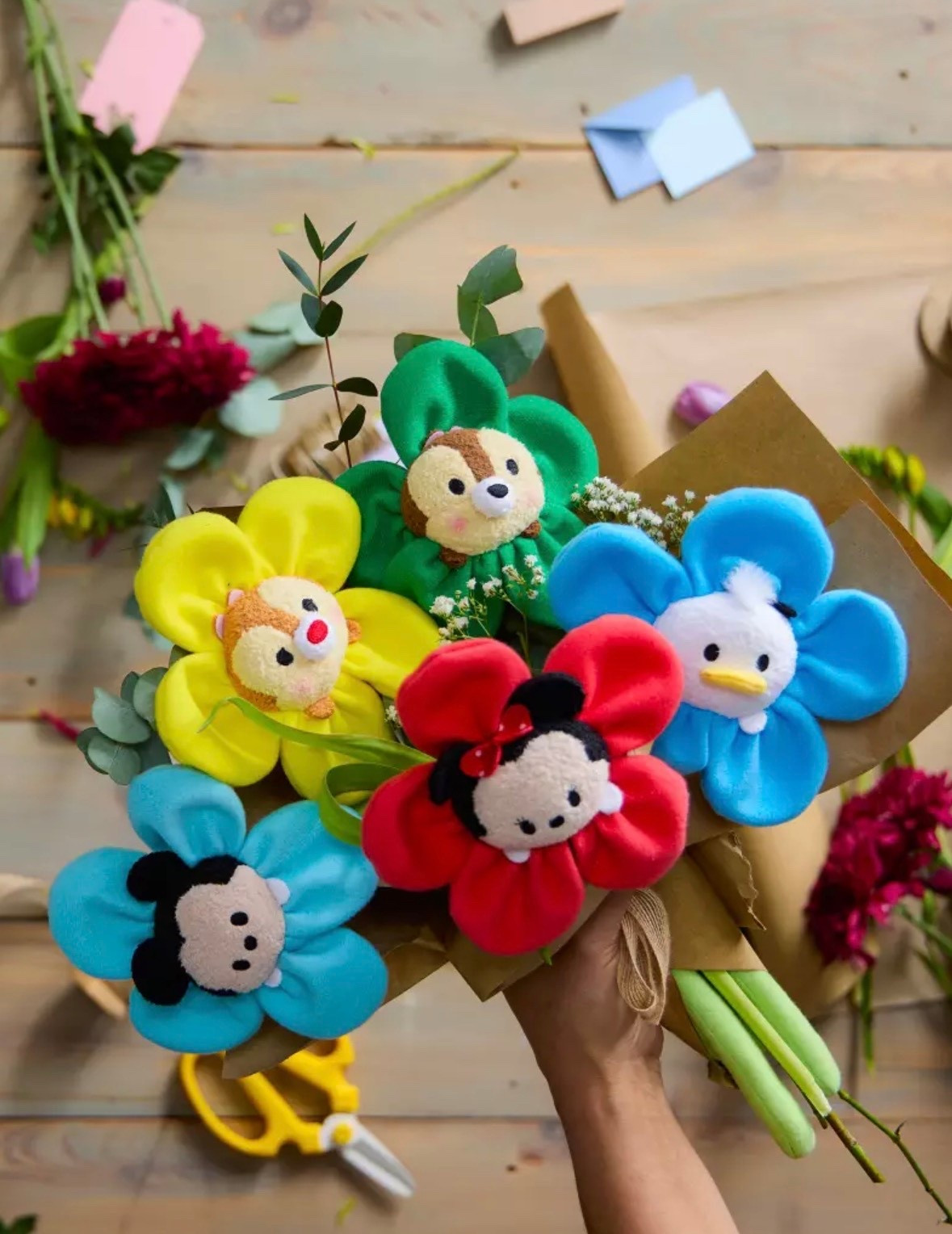 🌸✨ Cutest plush flowers!
The character faces are adorable, and the bendable stems make it so easy to arrange them in a vase 💐💛

#PlushFlowers #CuteDecor #KidsRoomDecor #GiftIdeas #CozyVibes #MomApproved #LTKFamily

#LTKmomlife #LTKWedding #LTKHome