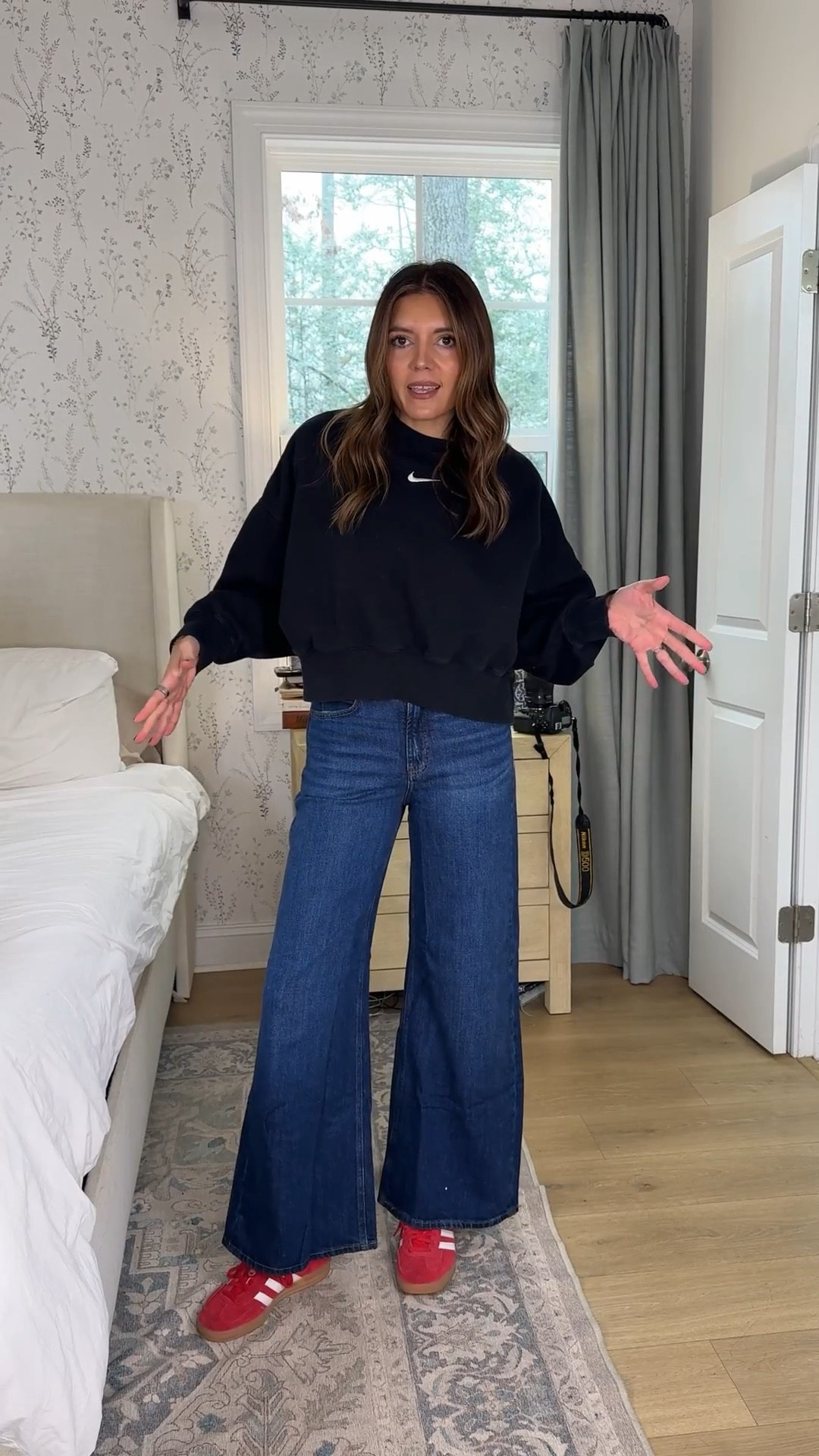 50% off old navy jeans today only!! @oldnavy wide leg jeans! I’m 5’7” in a 2 regular length. 

#LTKFindsUnder50 #LTKSaleAlert #LTKOver40