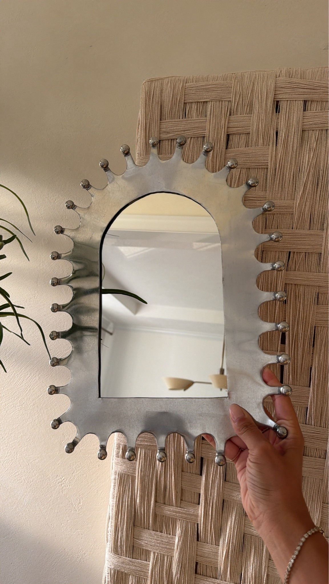 The CUTEST mirror!!!

Mirror accents wall decor

#LTKHome #LTKSaleAlert #LTKgrwm