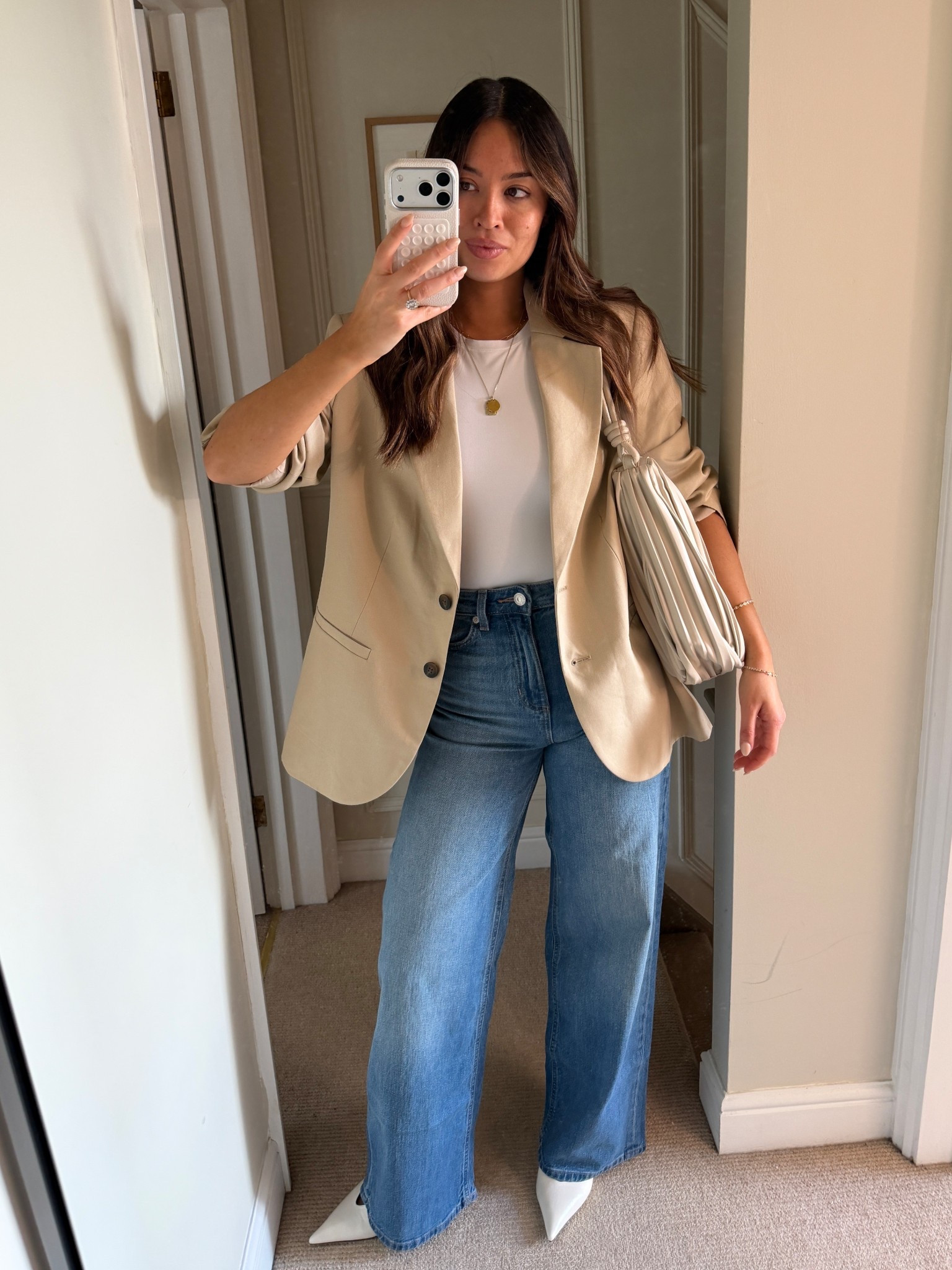 sometimes you can’t go wrong with a beige blazer ✨

#LTKuk #LTKspring
