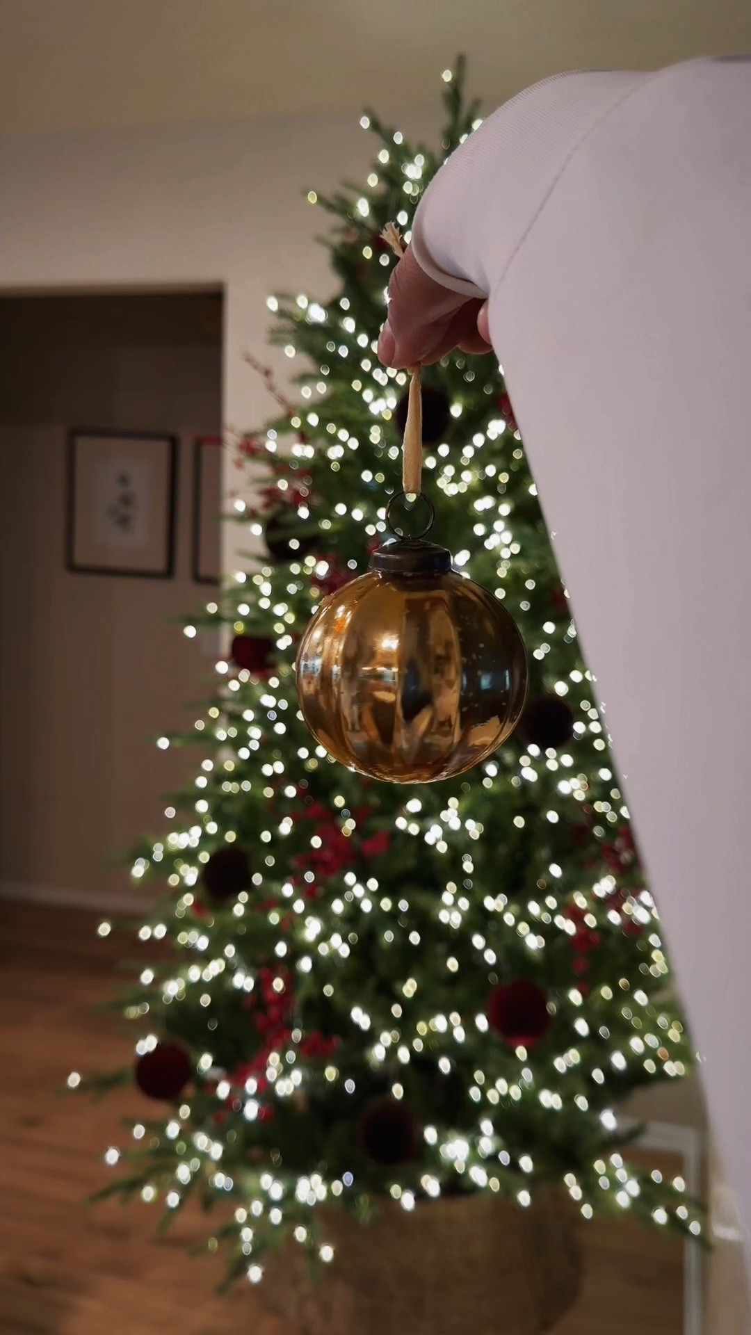 Everything I used to decorate my tree 🎄

#LTKHome #LTKFindsUnder50 #LTKHoliday