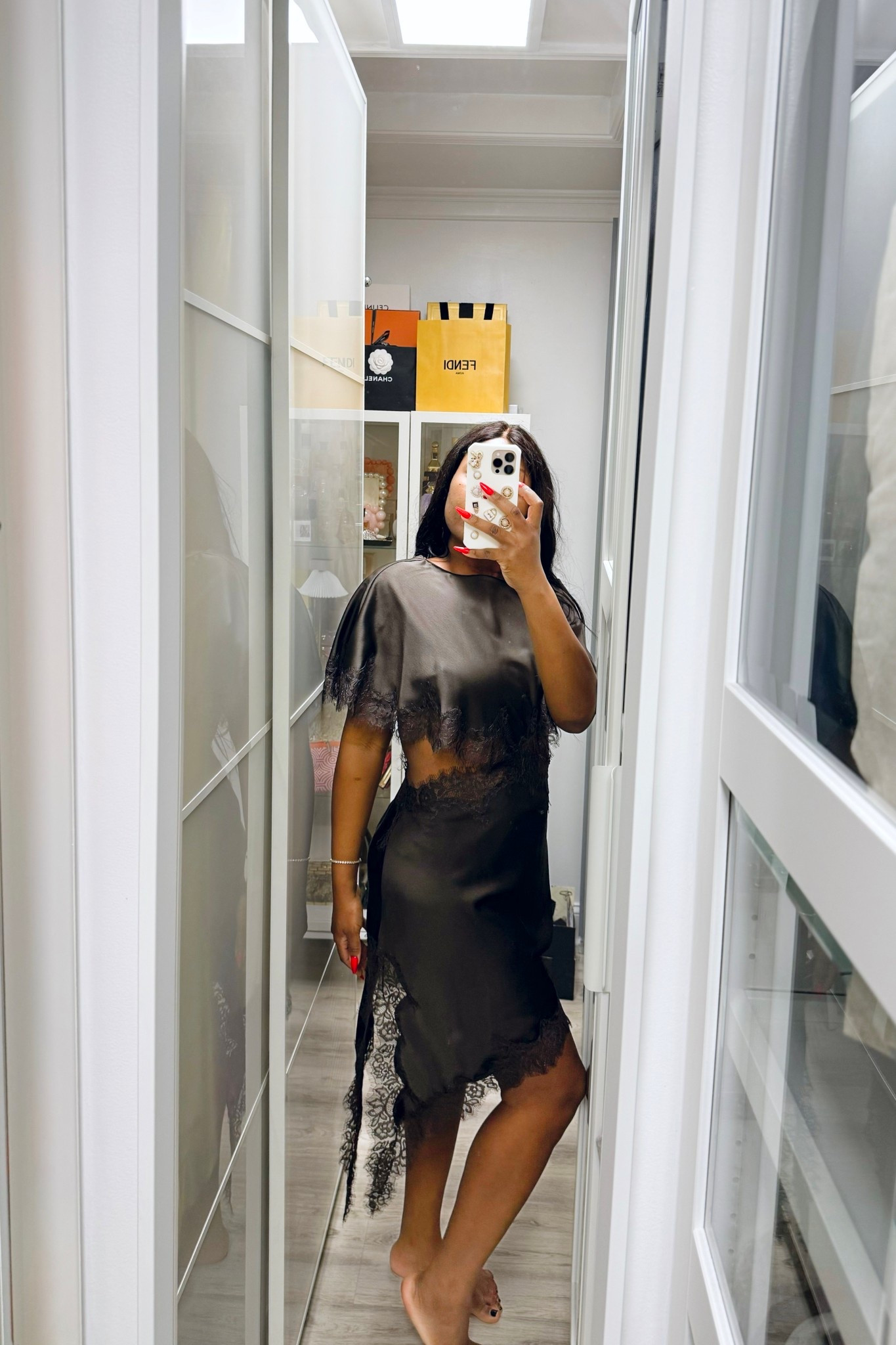 The cutest little dress perfect for New Year’s Eve 🪩🤎 
I don’t often think about brown for the holidays but this is great and it’s under $100

#LTKFindsUnder100 #LTKMidsize #LTKHoliday