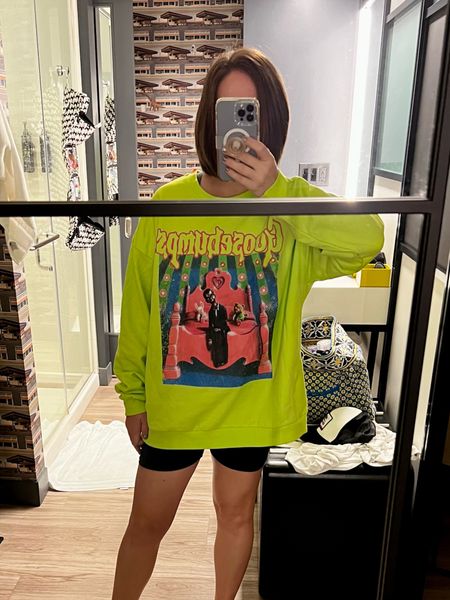 I sized up to an XXL in this Goosebumps sweatshirt// 90s kid, nostalgia, Halloween, spooky, fall style

#LTKHalloween #LTKsalealert #LTKfindsunder50