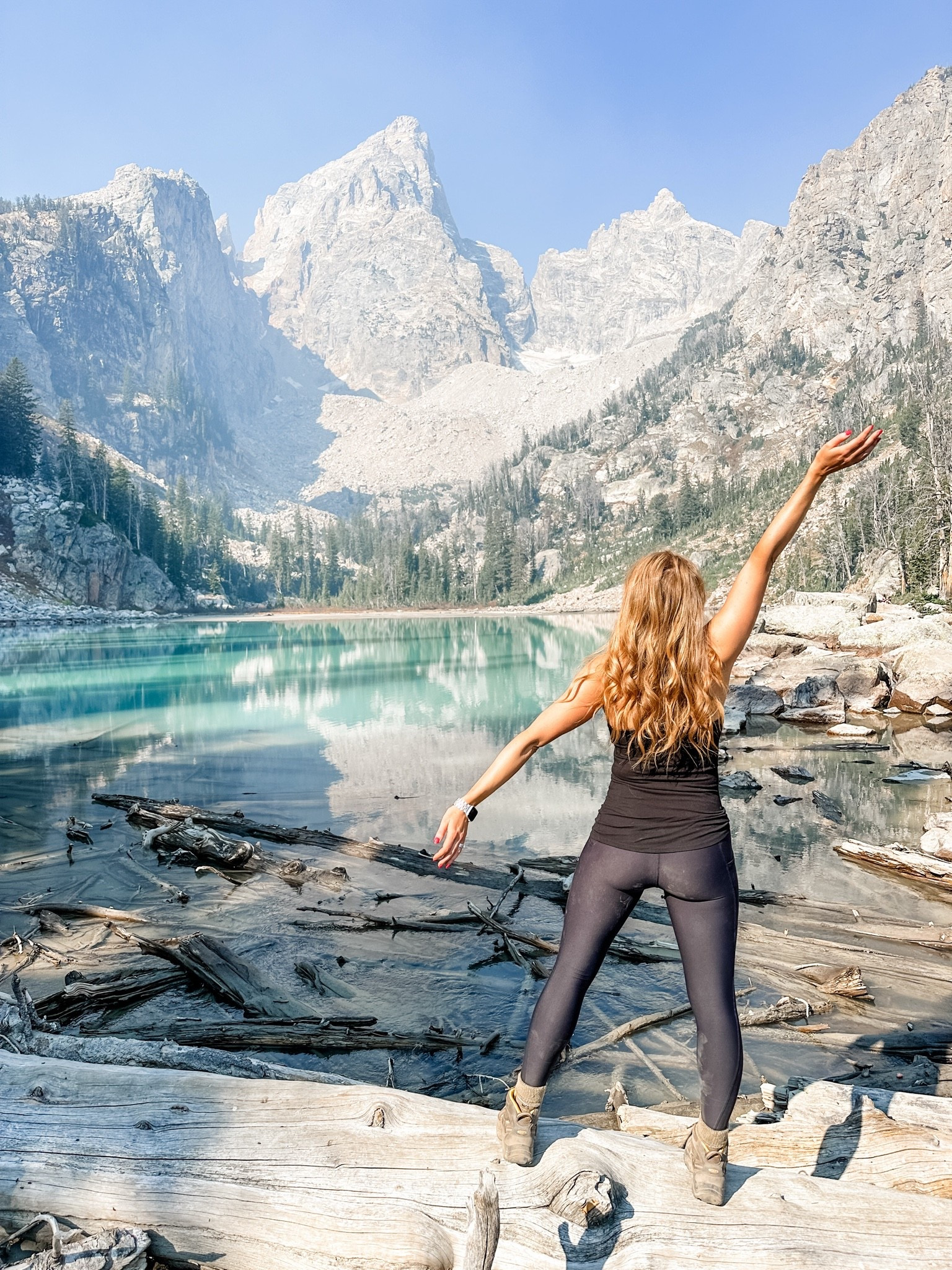 Grand Teton National
Park hiking outfit // what to pack for National park vacation //
