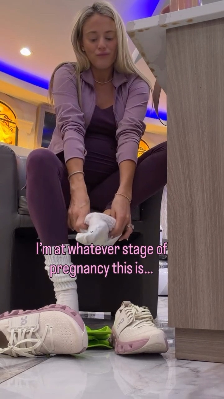 Bump Friendly Activewear 
Bump Fashion 

#LTKootd #LTKBump #LTKmomlife