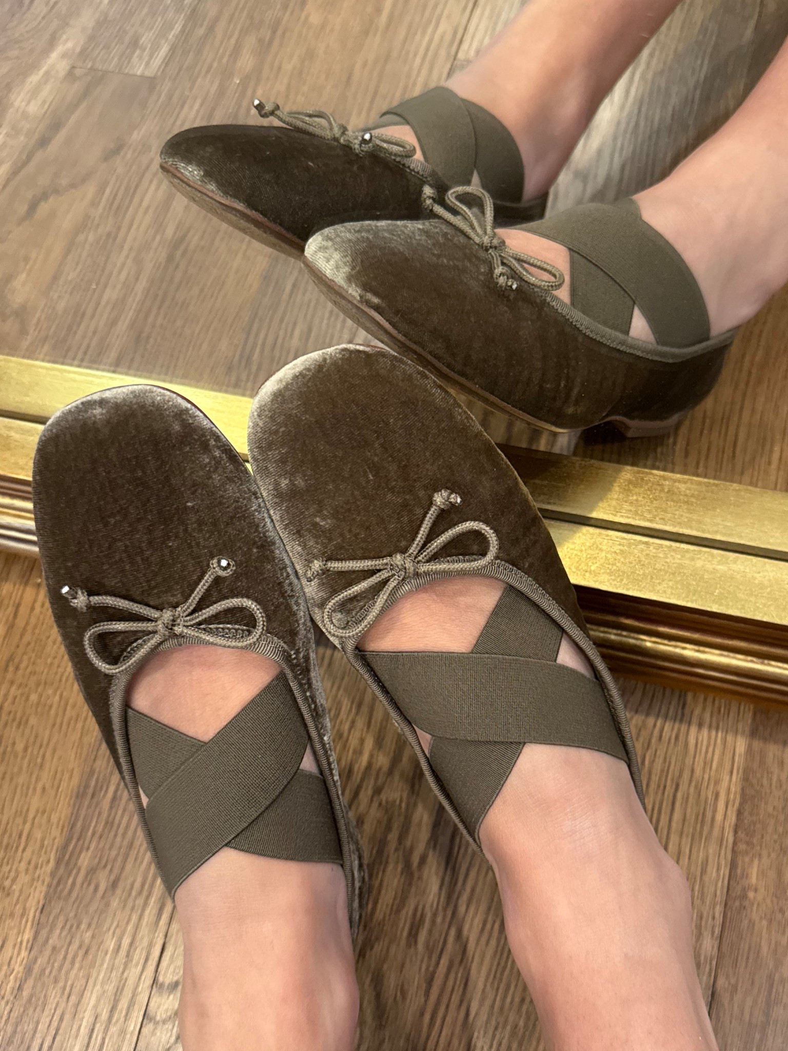 Ballet flats 
Fall shoes 

#LTKSeasonal #LTKShoeCrush #LTKStyleTip