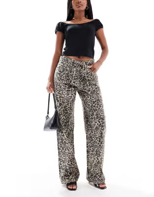 Pull&Bear baggy jeans with belt in leopard print | ASOS (Global)