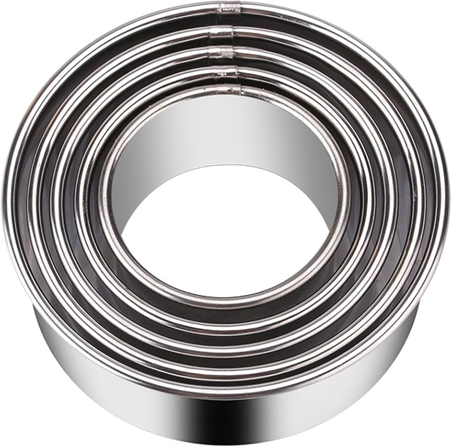 KSPOWWIN Biscuit Cookie Cutters Set,Stainless Steel Circle Round Cookie Biscuit Cutters in Gradua... | Amazon (US)