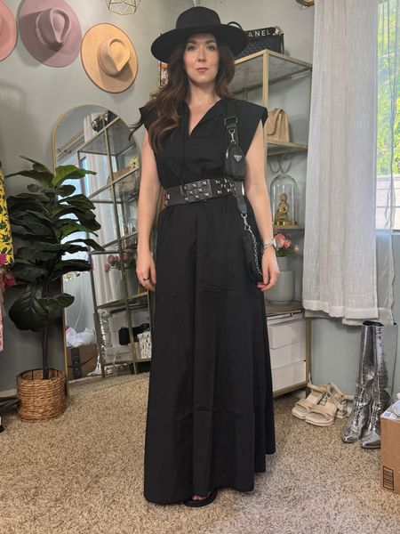 All black everything! This black maxi dress is so comfy and easy to throw on and go for summer. It also has pockets…win win! 


Summer outfit, spring outfit, wedding guest dress, Nashville outfit, travel outfit 

#LTKfindsunder50 #LTKstyletip #LTKfindsunder100