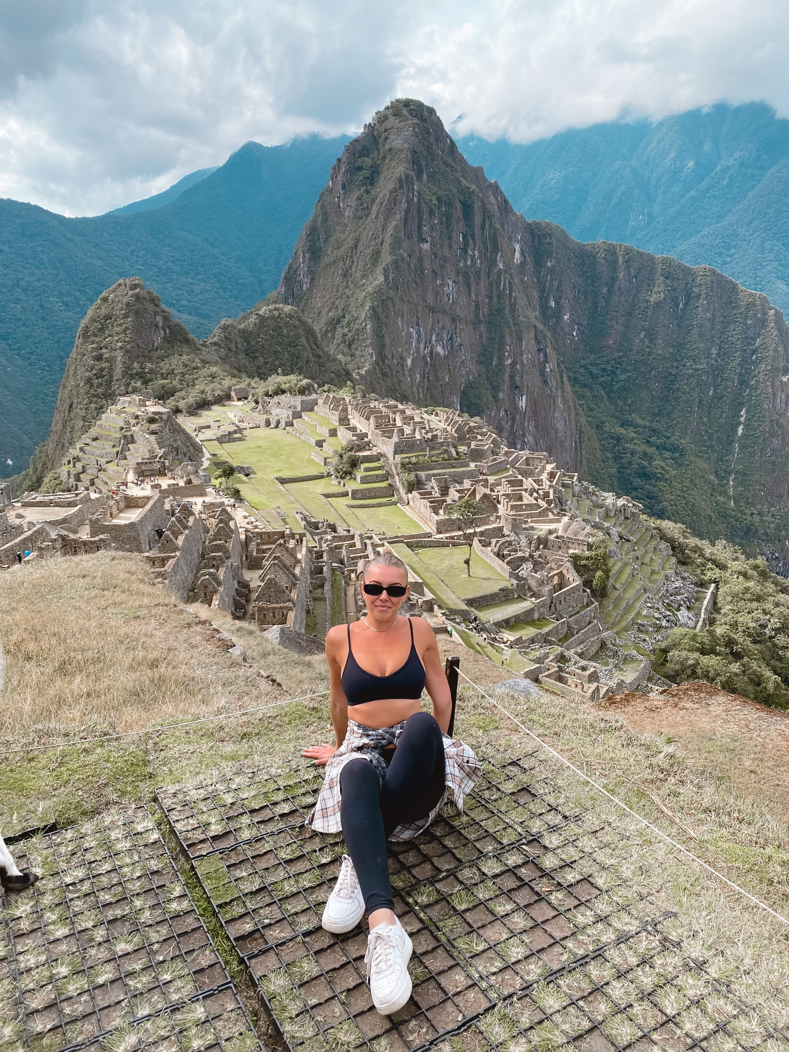 Booty by brabants 
Black set 
Leggings and sports bra 

#LTKHoliday #LTKstyletip #LTKfit