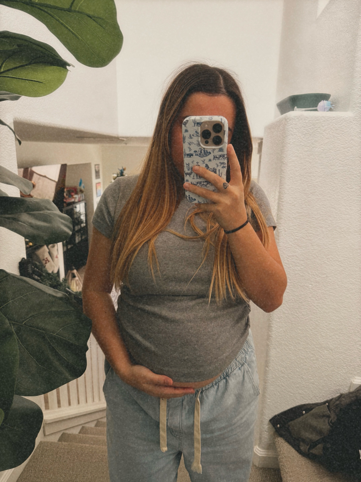 growing growing 🐣

Shirt: M
Pants: M (had to cut the bottom)