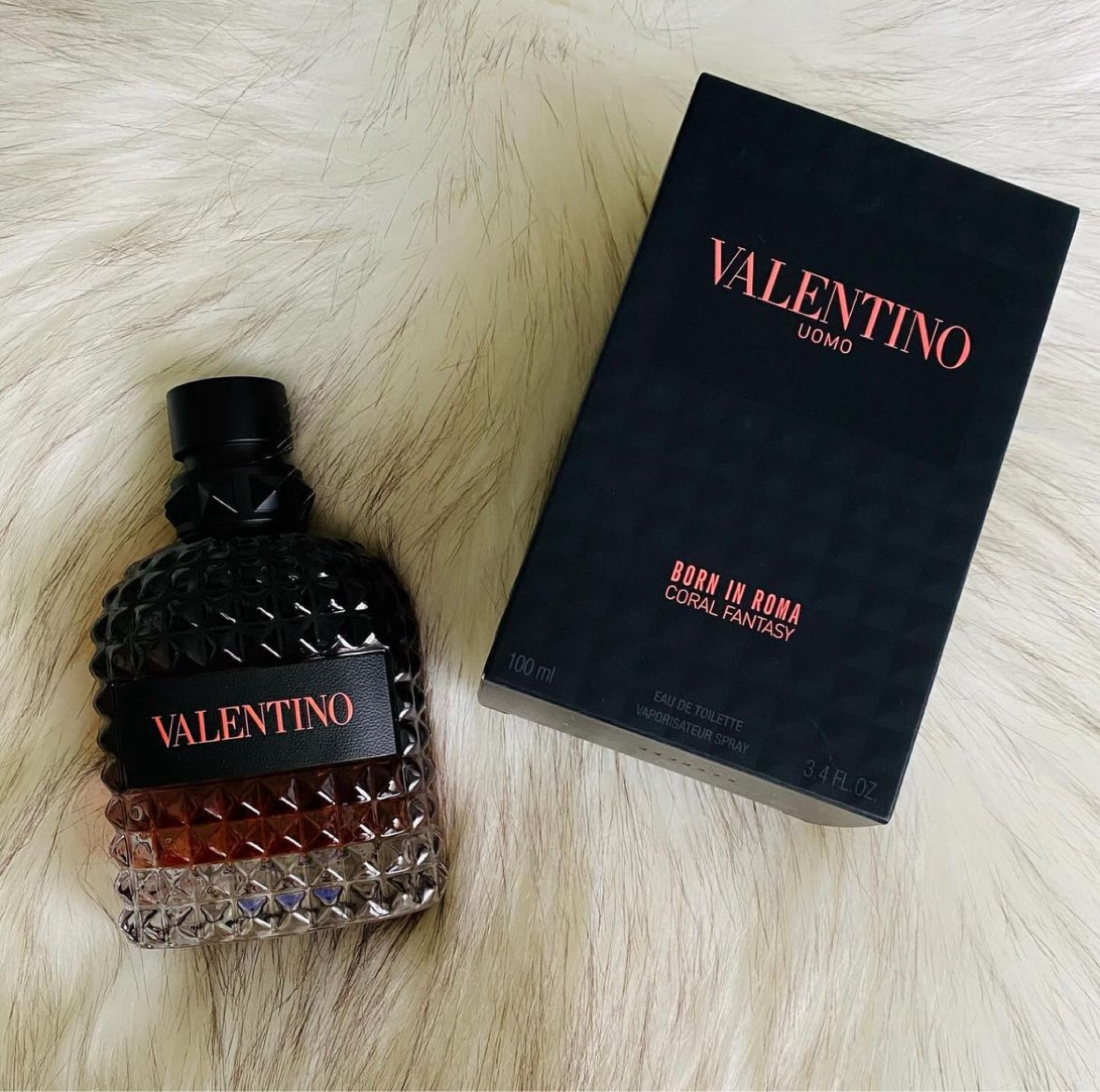 Coral Fantasy 🖤🥃

@valentino.beauty Uomo Born in Roma Coral Fantasy is a unique men’s fragrance inspired by Rome at sunset. This fruity amber cologne gives off a musky, rich scent that’s perfect for Fall. The notes of apple, sage, geranium, patchouli, and tobacco give this fragrance layers of sexy and sophisticated. 

If you’re looking for a new cologne for your man, Uomo Born in Roma Coral Fantasy is the perfect choice. 

__________

#valentino #maisonvalentino #valentinobeauty #valentinouomo #borninroma #coralfantasy #gifted #influenster #sephora #ulta #fragrance #cologne #perfume #mensfragrance #trendingfragrance #fragrancefavorites #viralfragrance #giftideas #beautyblogger #microinfluencer #pr #contentcreator

#LTKxSephora #LTKmens #LTKbeauty