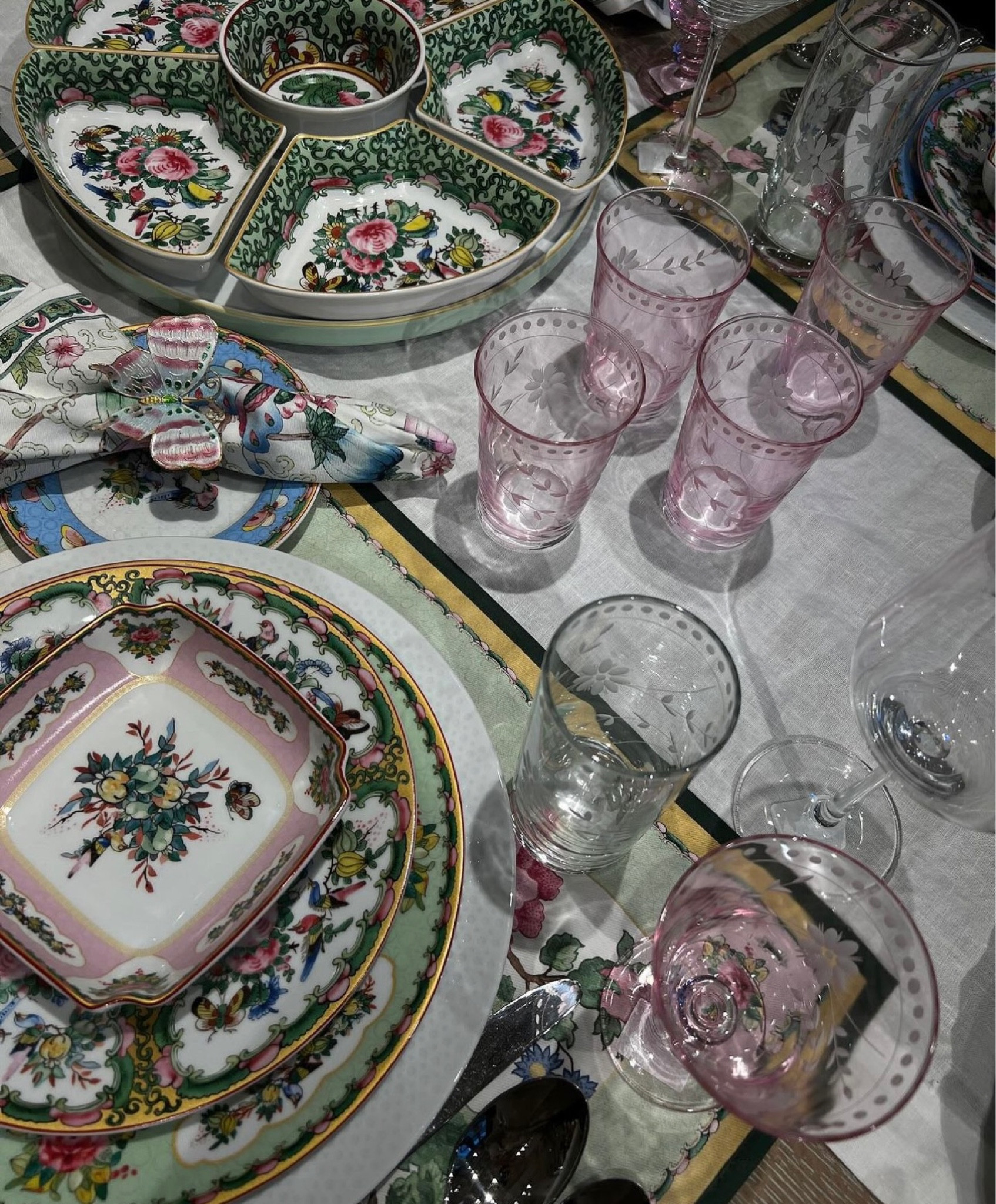 spring dinnerware 

#LTKSeasonal #LTKparties #LTKhome