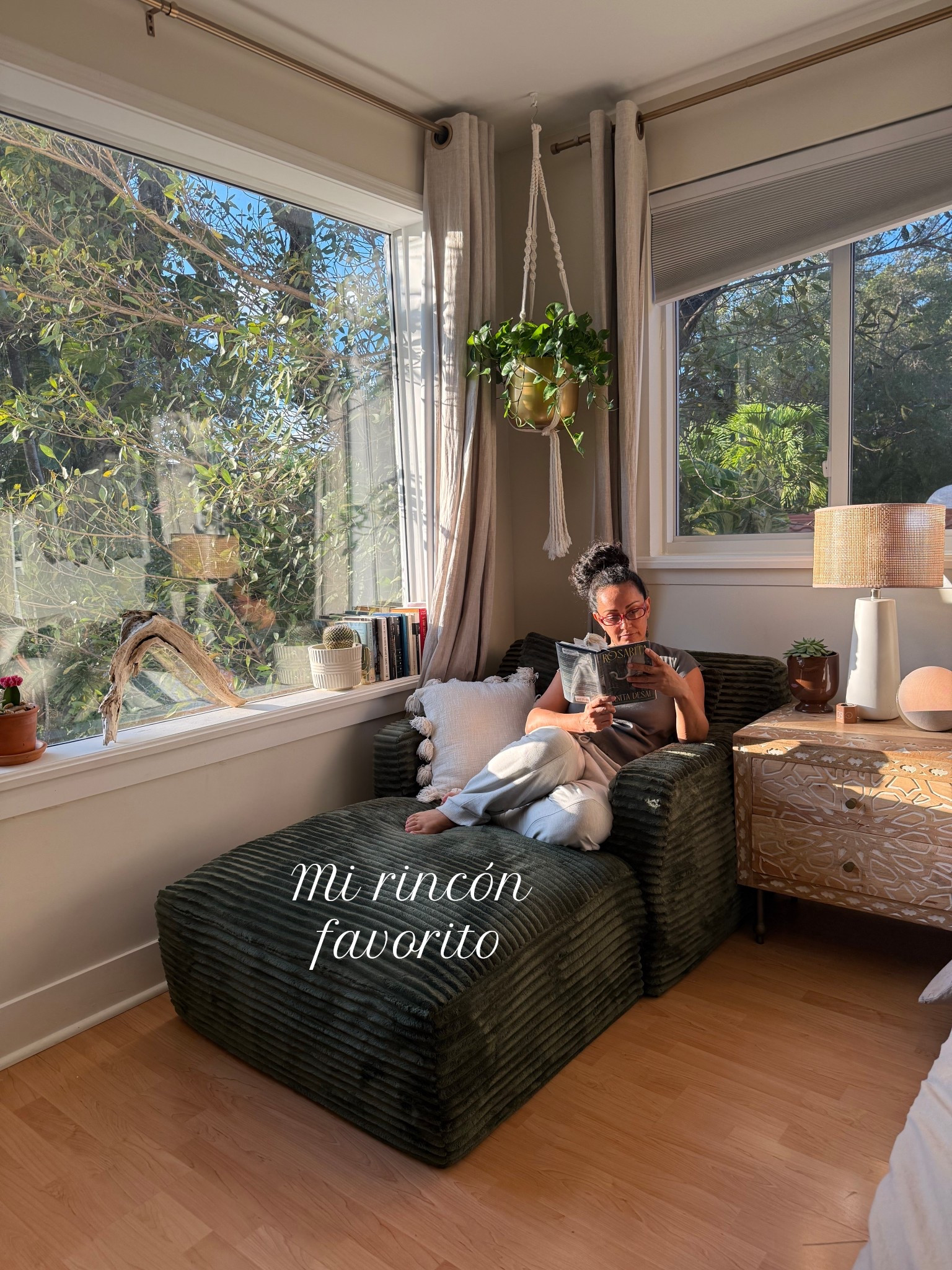 Libros, un sillón cómodo y una vista hermosa, es todo lo que necesito ! Aaah! Y un cafecito ❤️😜

#LTKOver40 #LTKselfcare #LTKmomlife